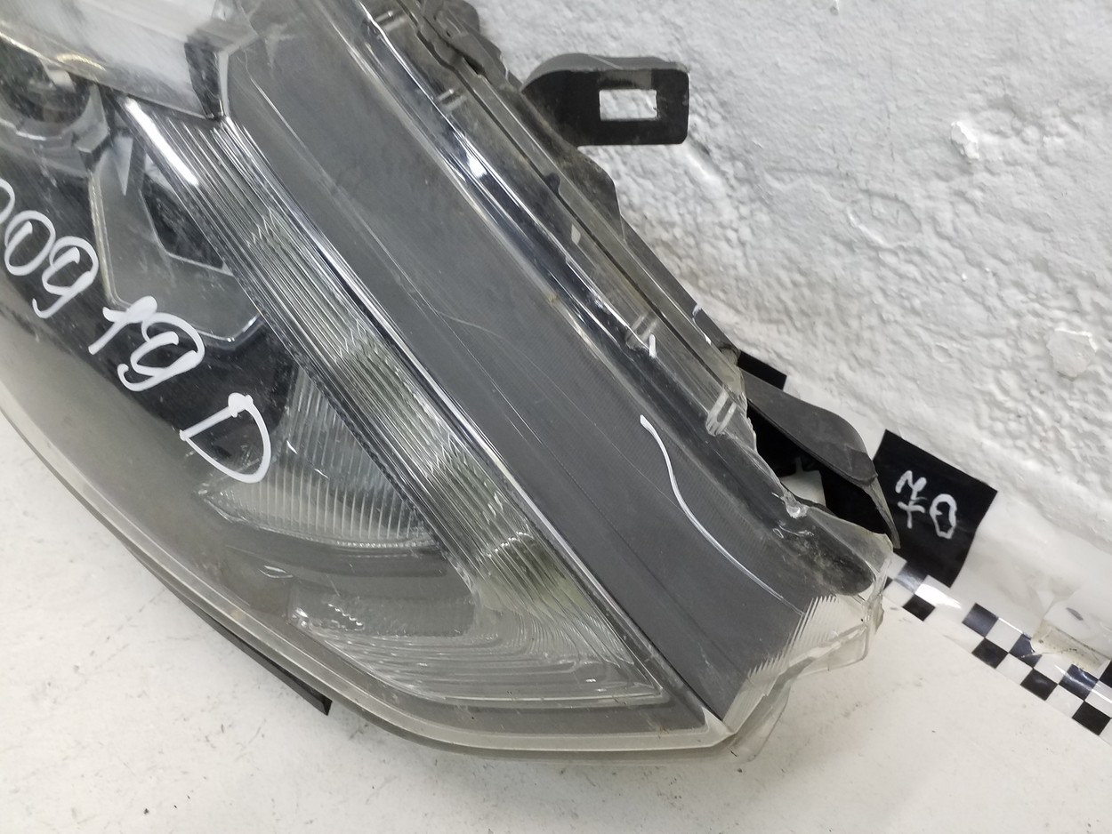 Фара передняя правая Nissan Qashqai 2 LED