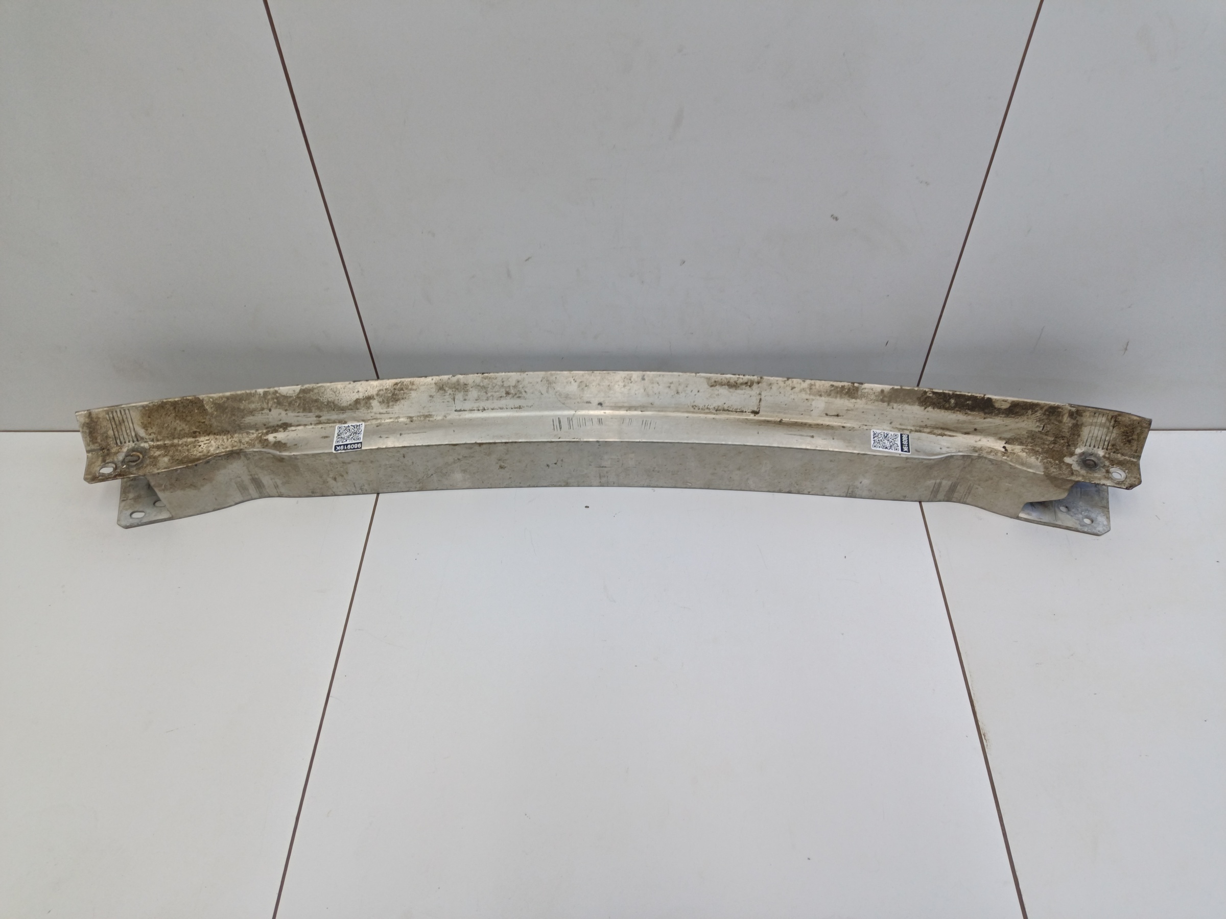 Усилитель заднего бампера Porsche Macan 1