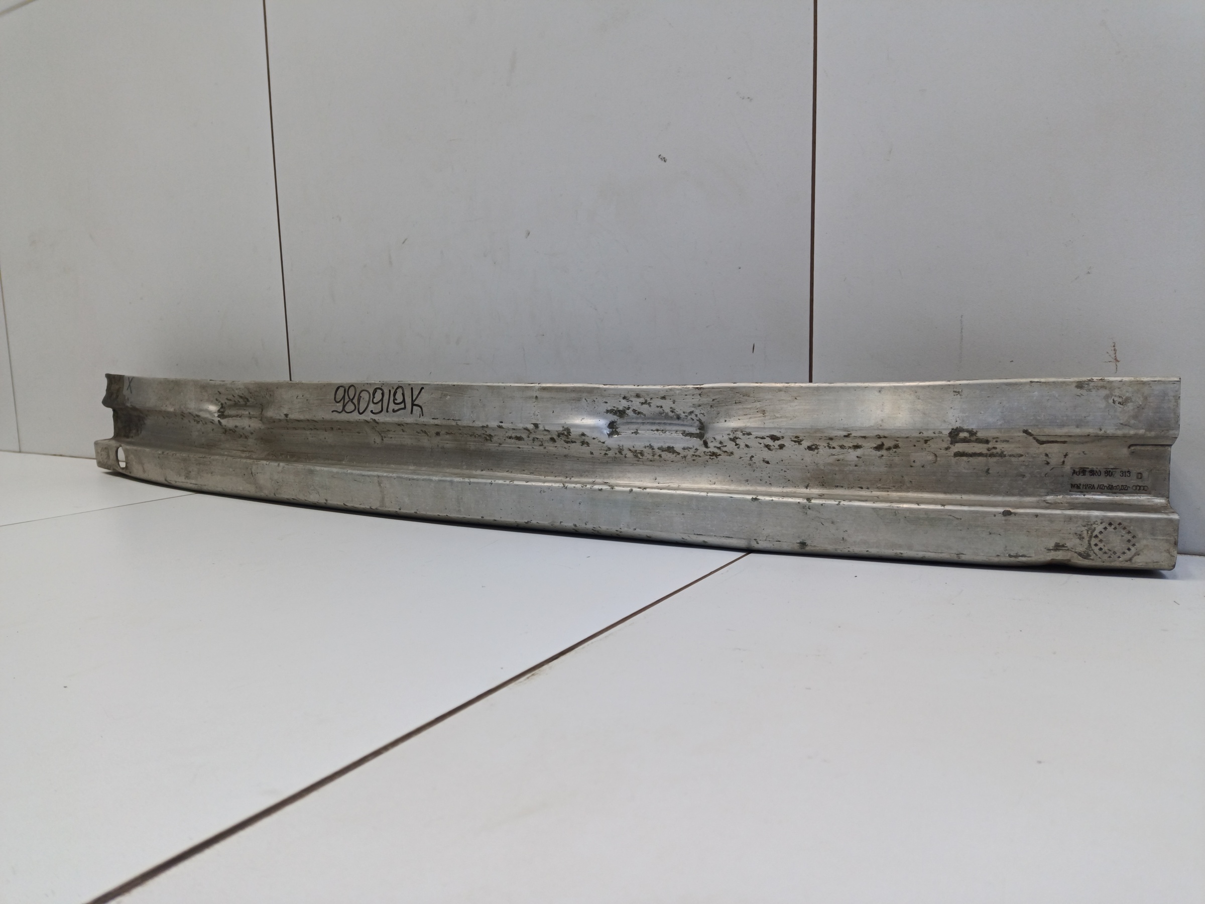 Усилитель заднего бампера Porsche Macan 1