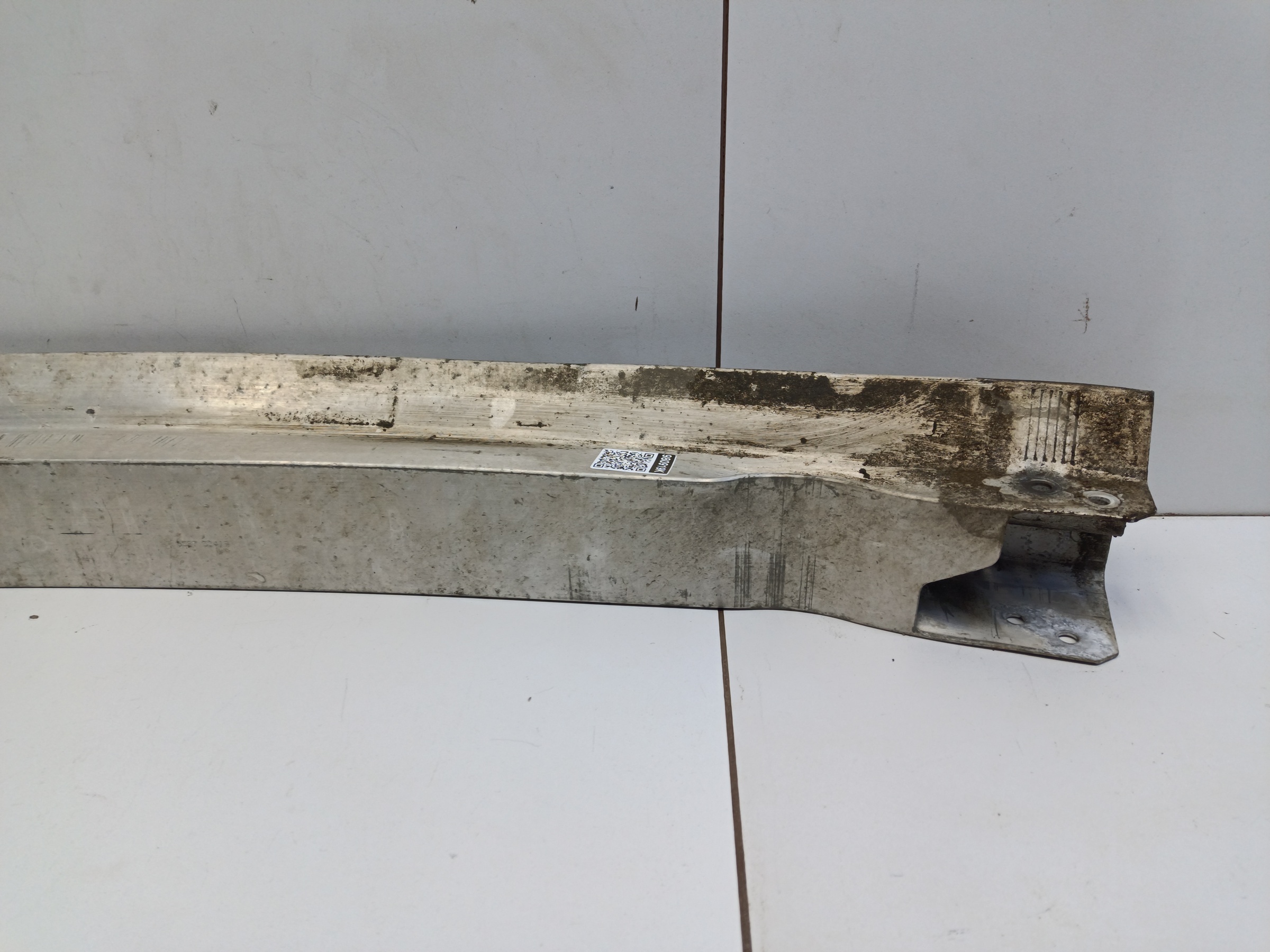 Усилитель заднего бампера Porsche Macan 1