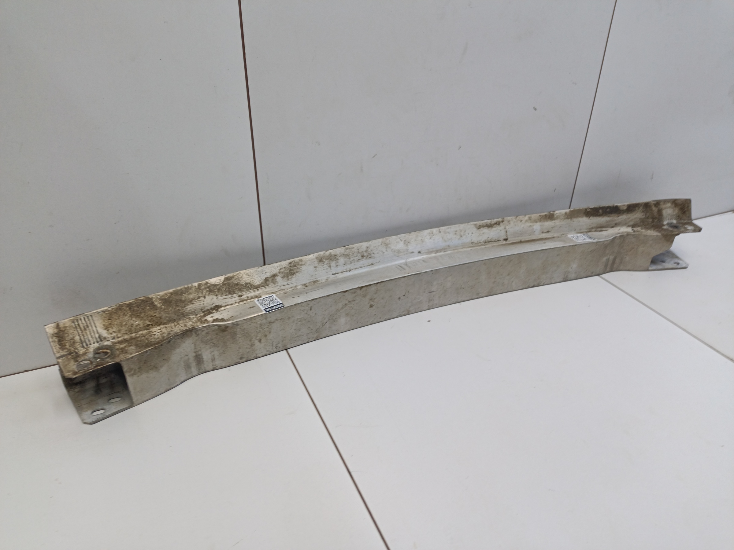 Усилитель заднего бампера Porsche Macan 1