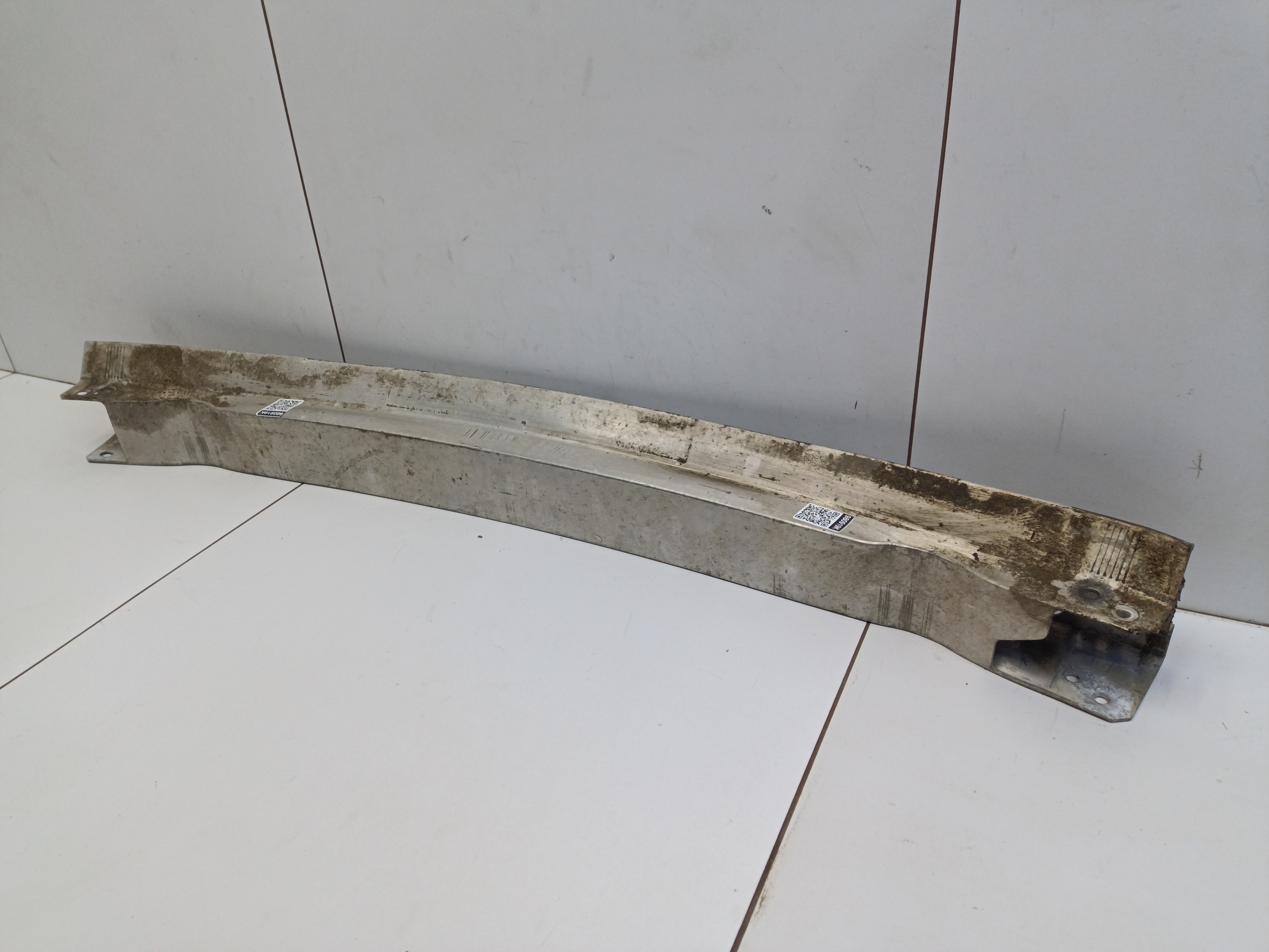 Усилитель заднего бампера Porsche Macan 1