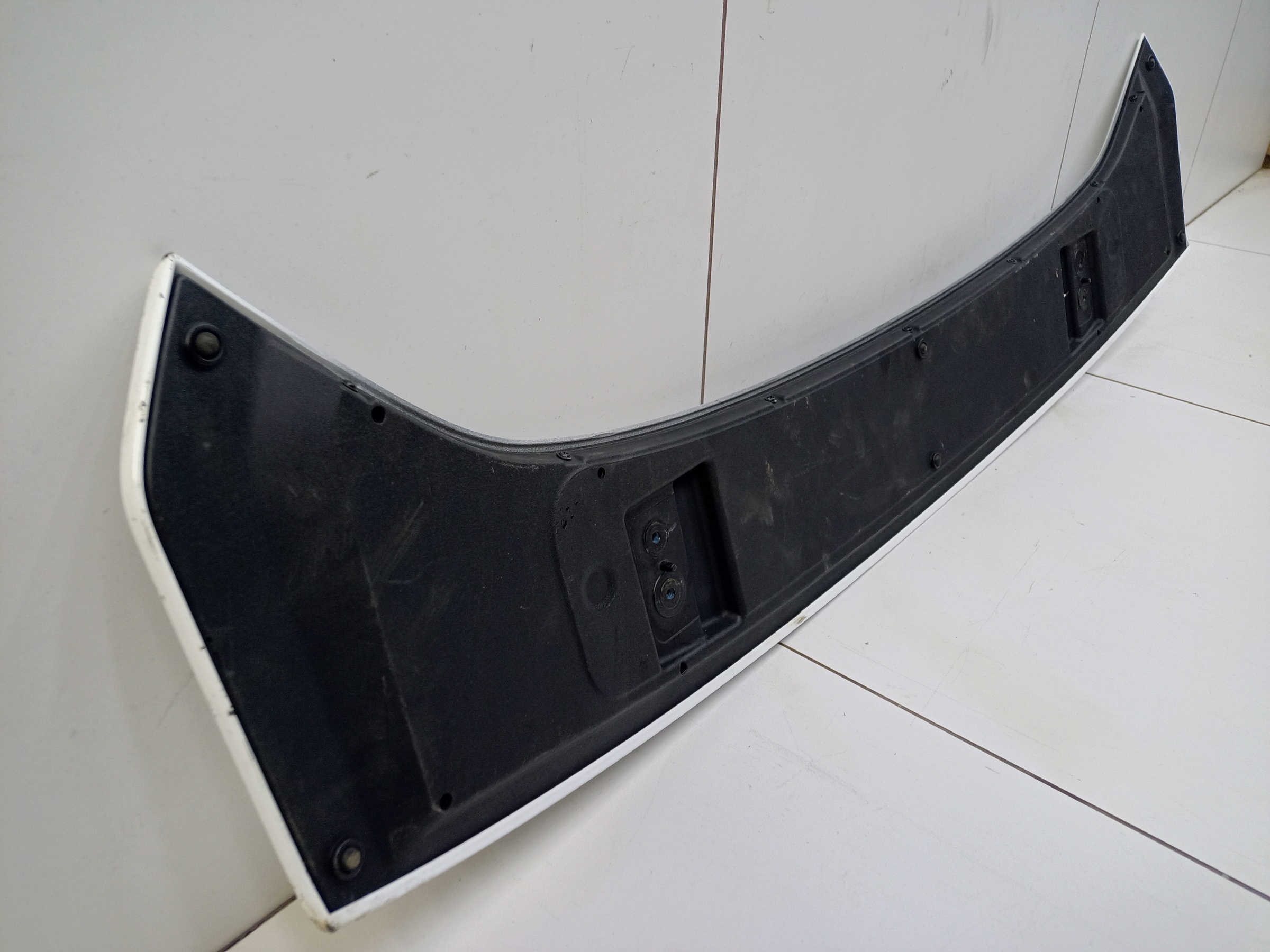 Спойлер крышки багажника Changan Uni-V