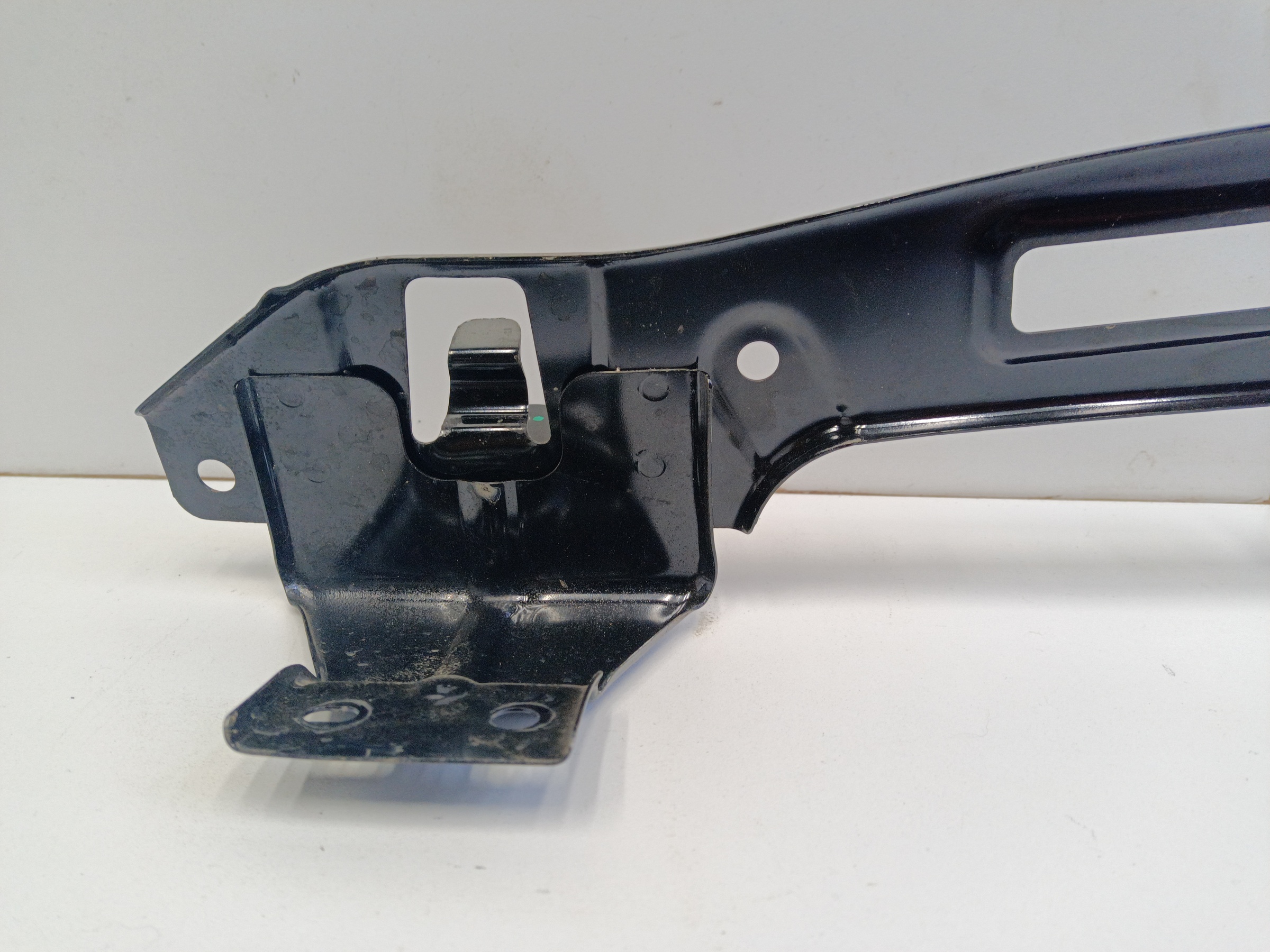 Кронштейн переднего бампера Tank 500