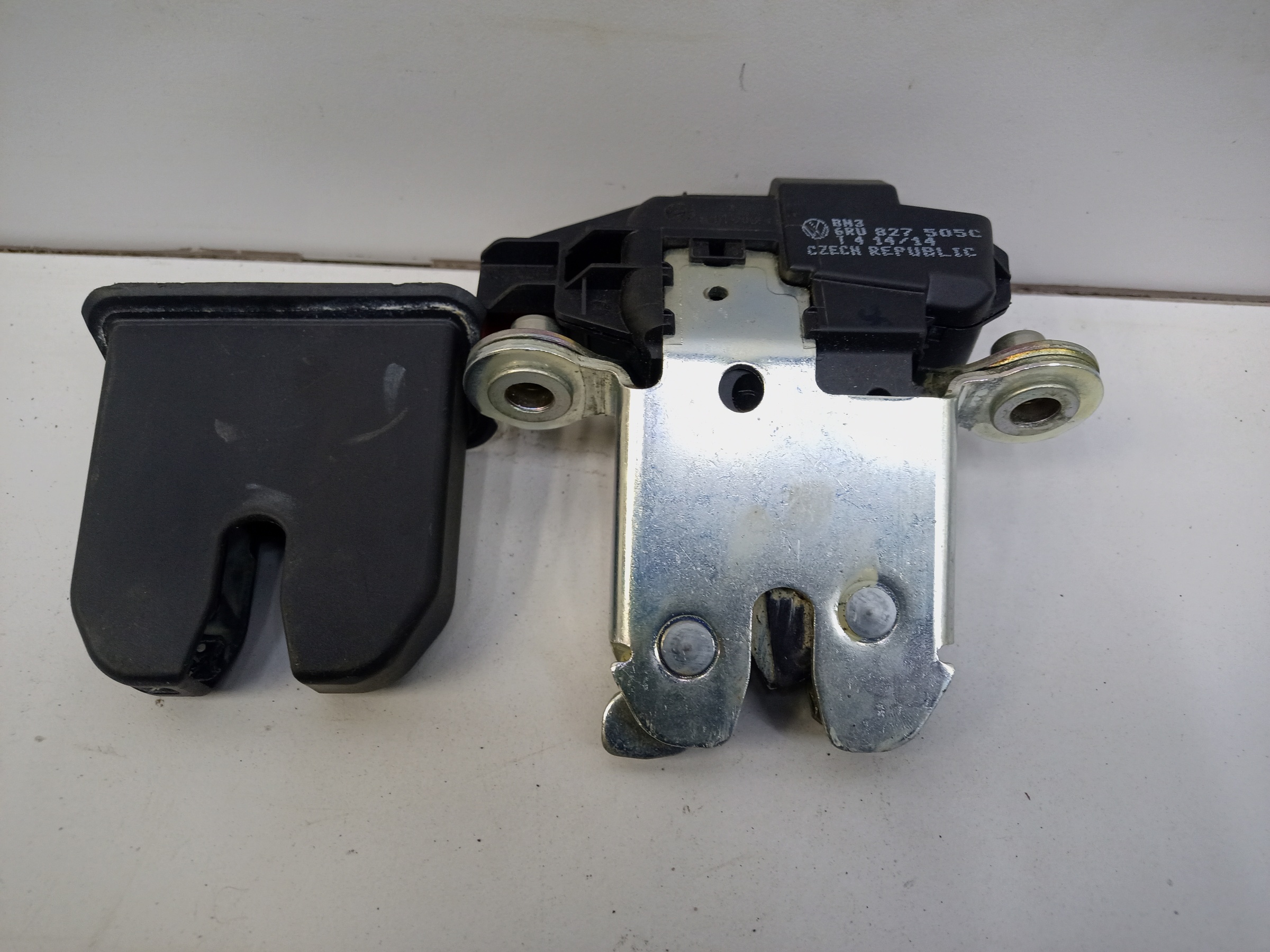 Замок крышки багажника Volkswagen Polo 5 Sedan