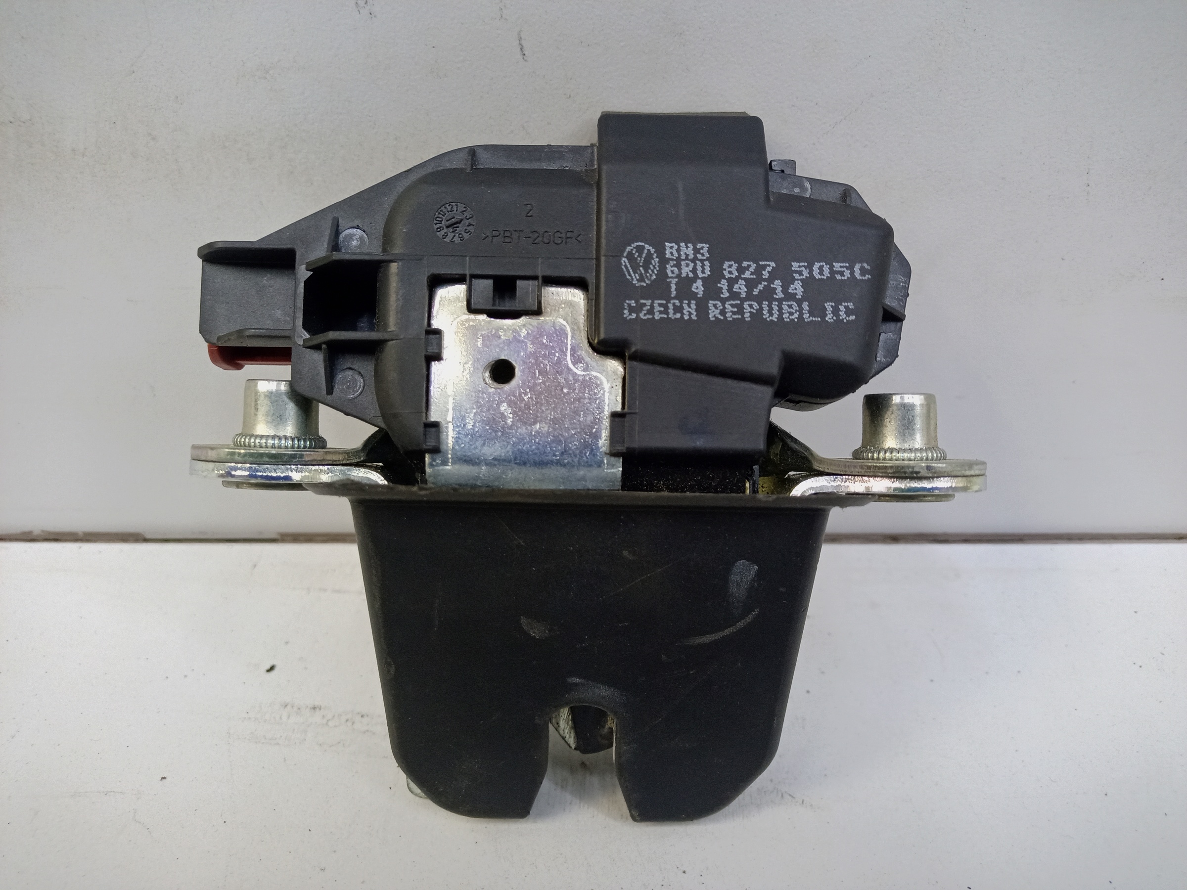 Замок крышки багажника Volkswagen Polo 5 Sedan