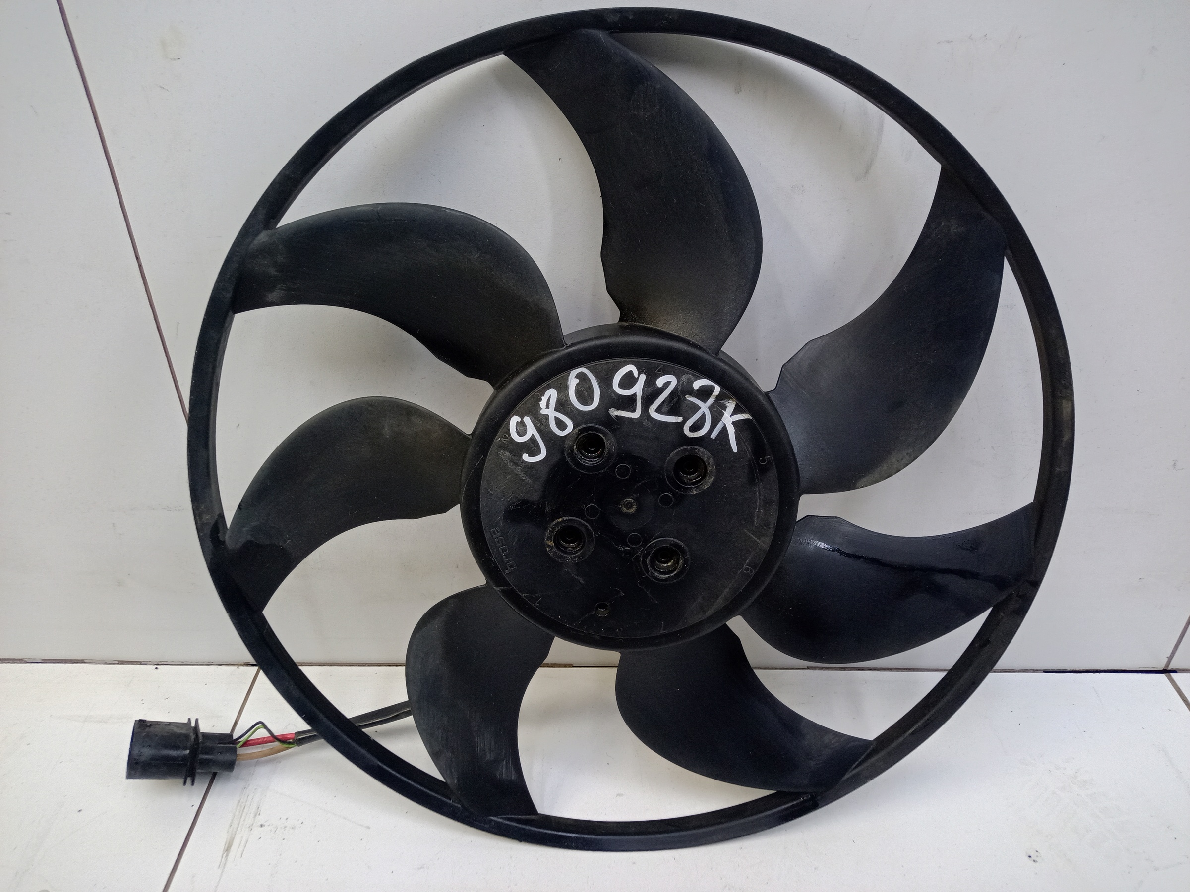 Вентилятор радиатора Audi A4 B9