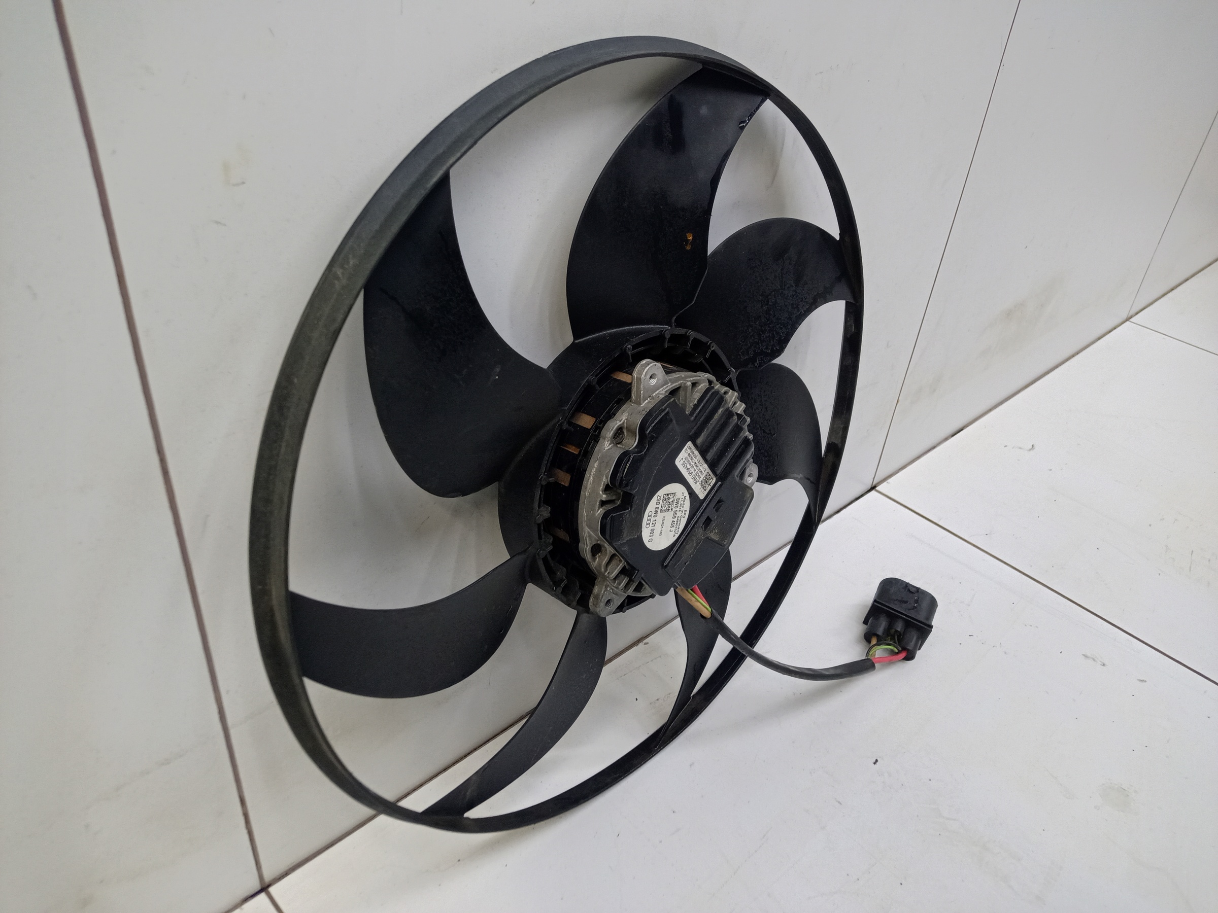 Вентилятор радиатора Audi A4 B9