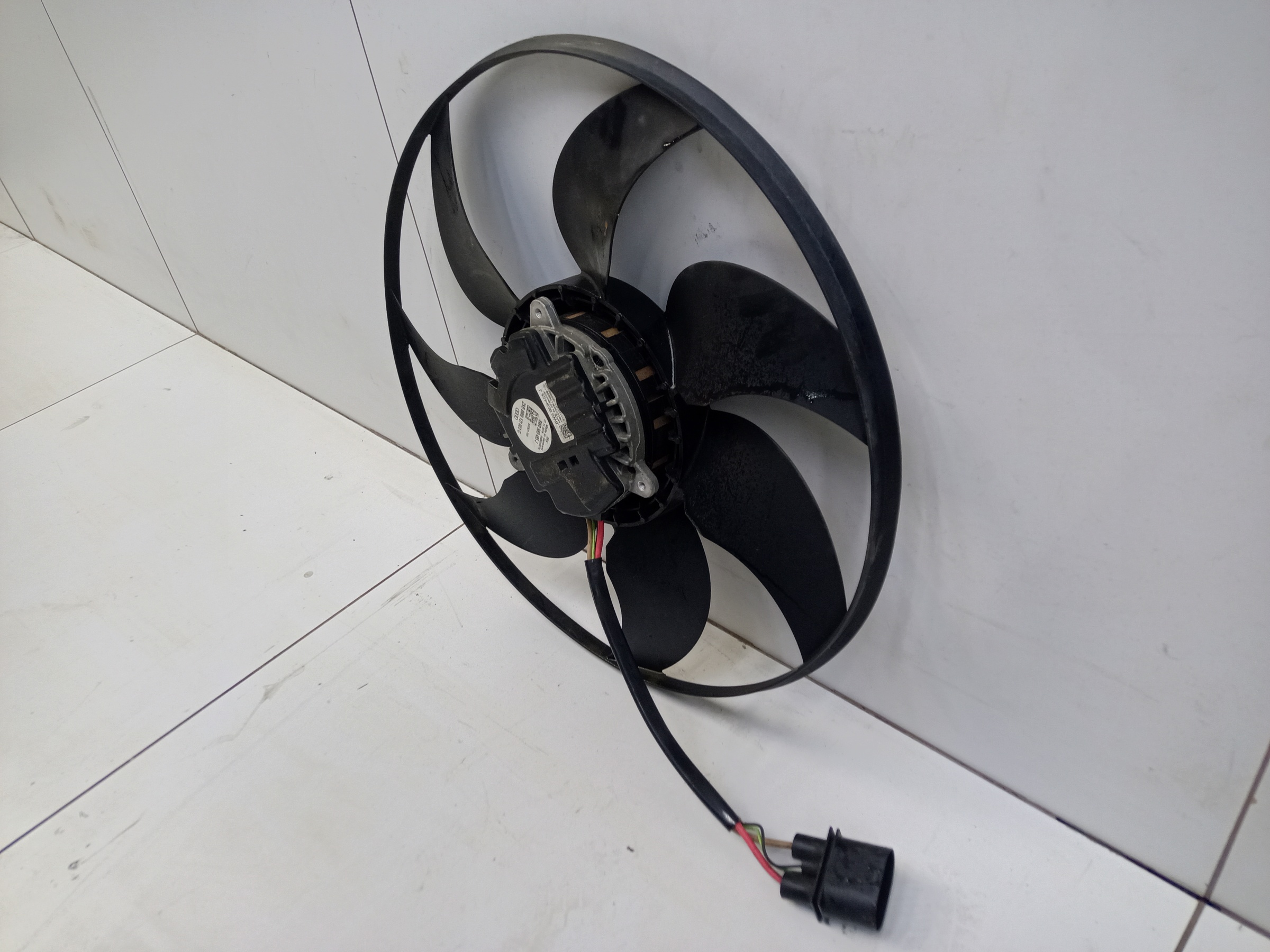 Вентилятор радиатора Audi A4 B9