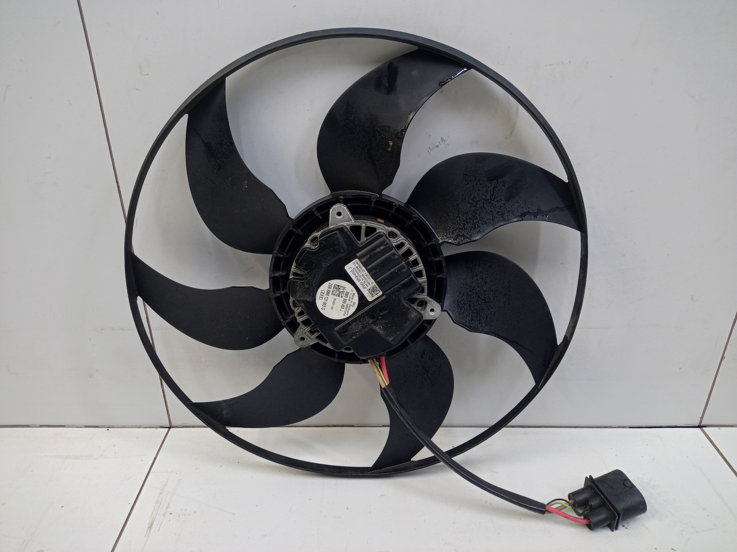 Вентилятор радиатора Audi A4 B9