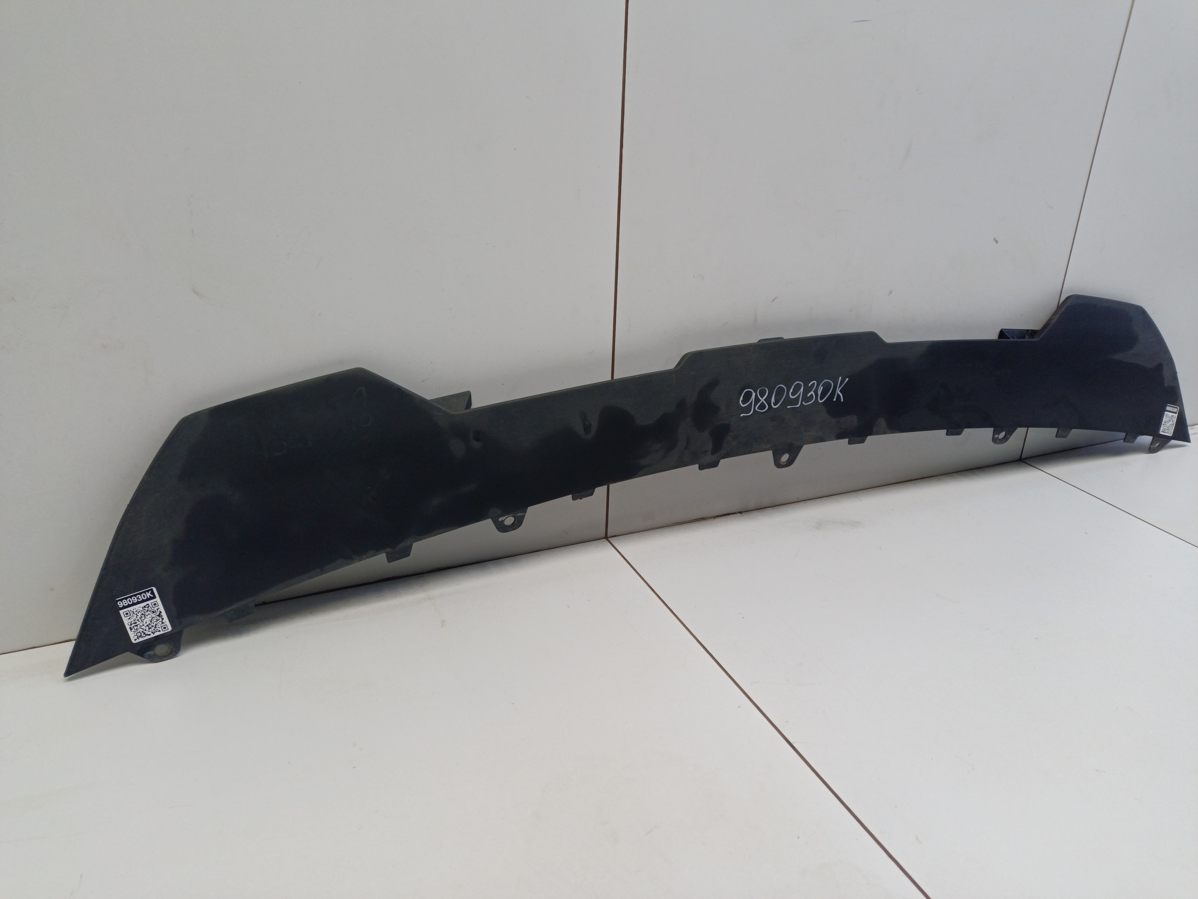 Накладка переднего бампера Geely Atlas 2