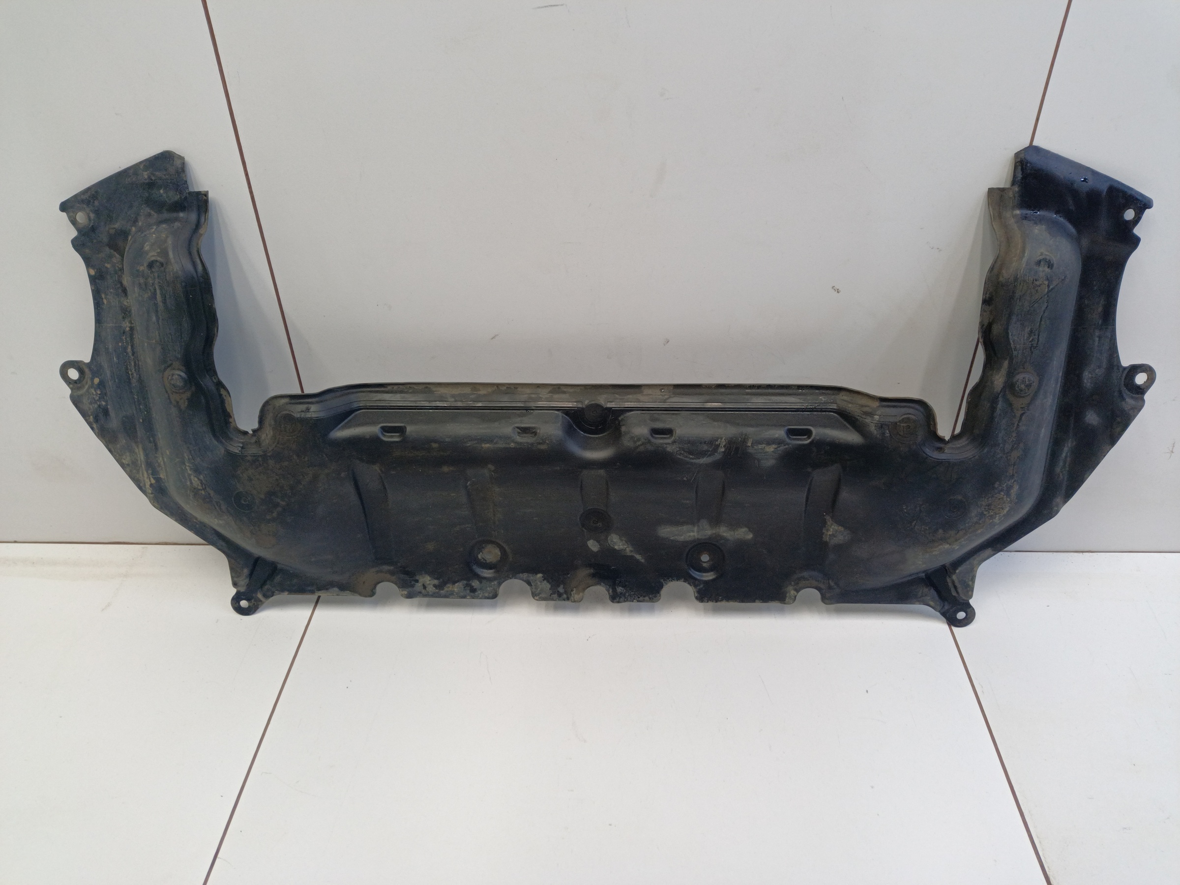 Защита двигателя BMW 8er G15