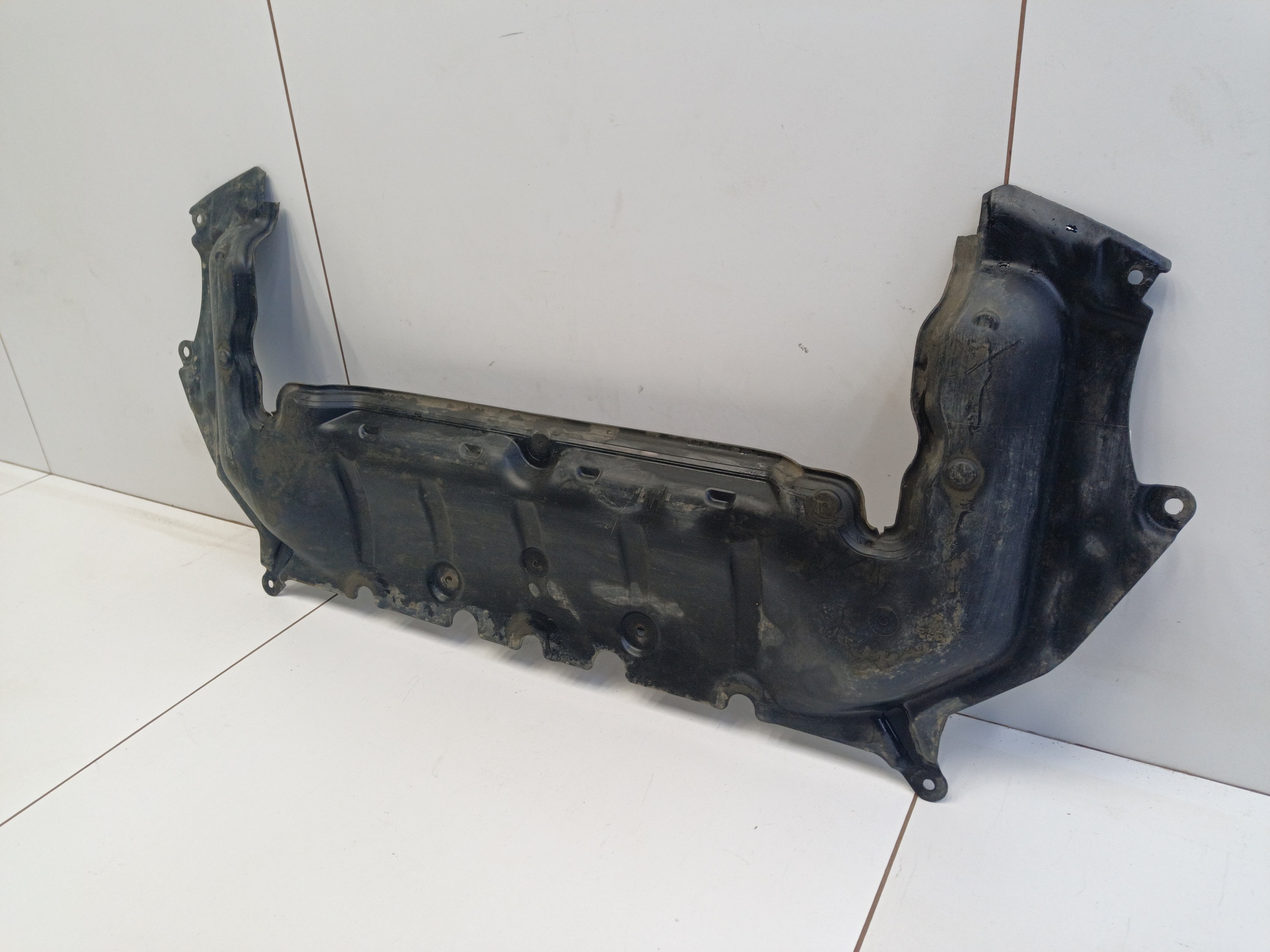 Защита двигателя BMW 8er G15