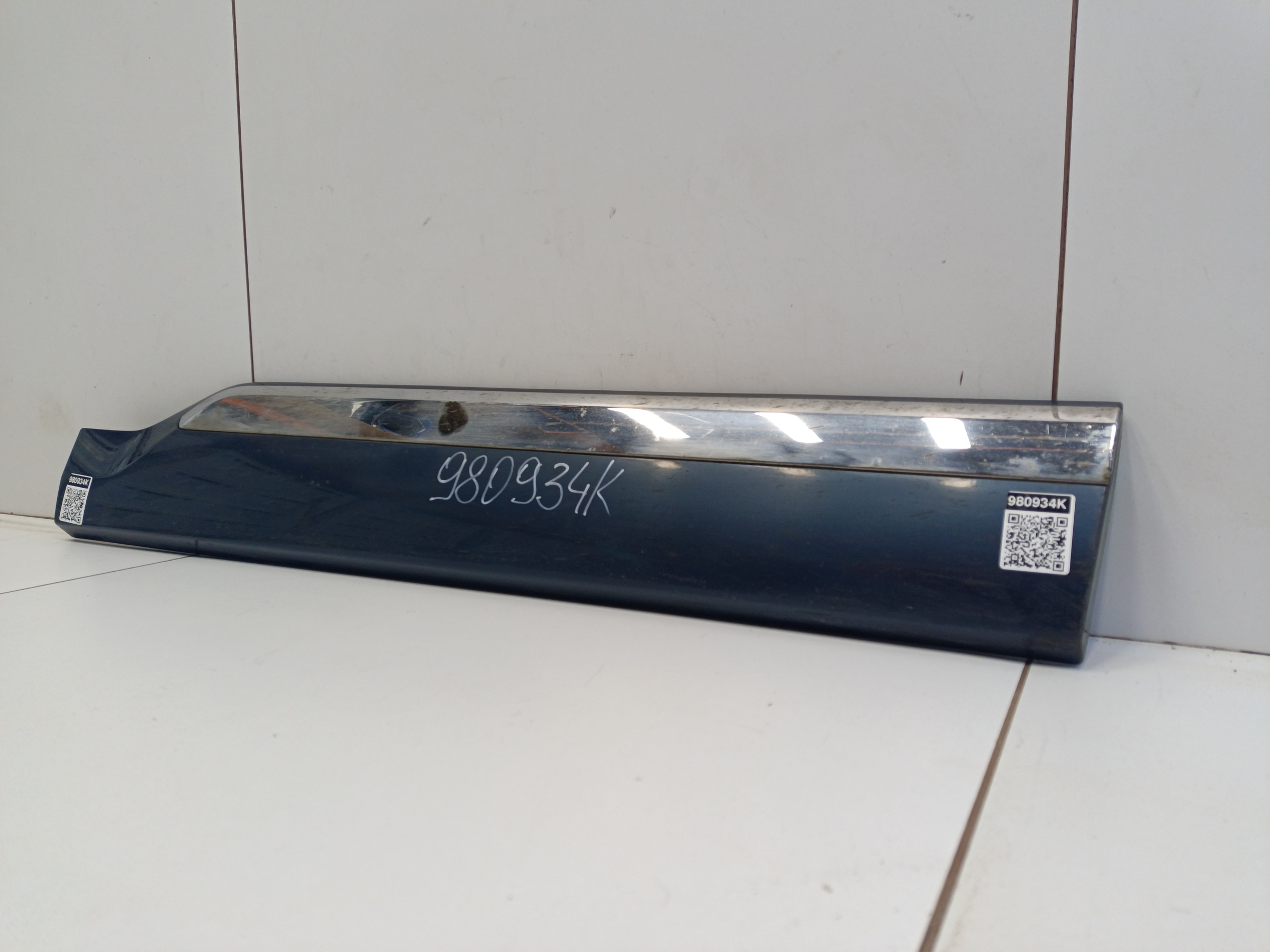 Накладка двери задней правой Volvo XC90 2