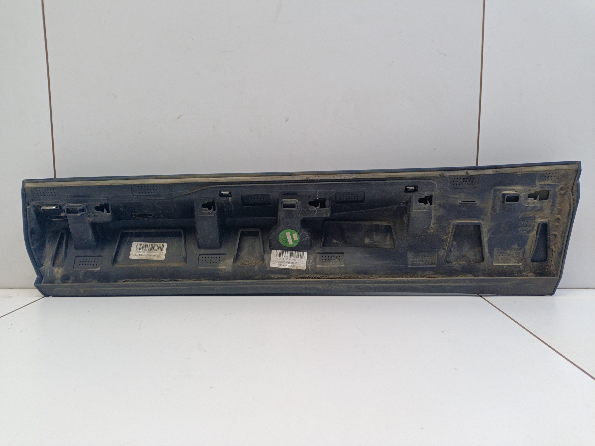 Накладка двери задней правой Volvo XC60  2