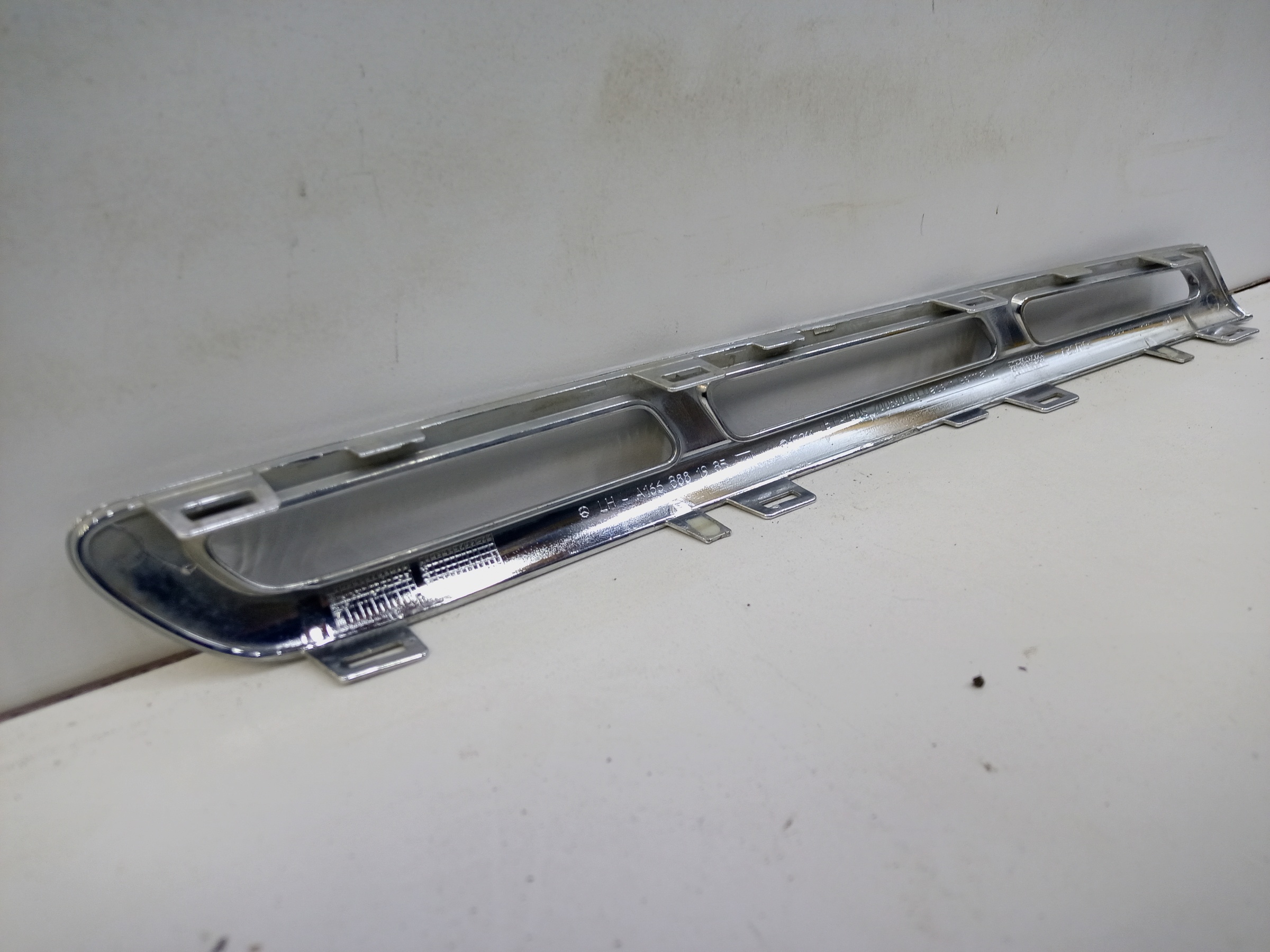 Накладка хром решетки радиатора левая нижняя Mercedes Benz GLS-Klasse X166