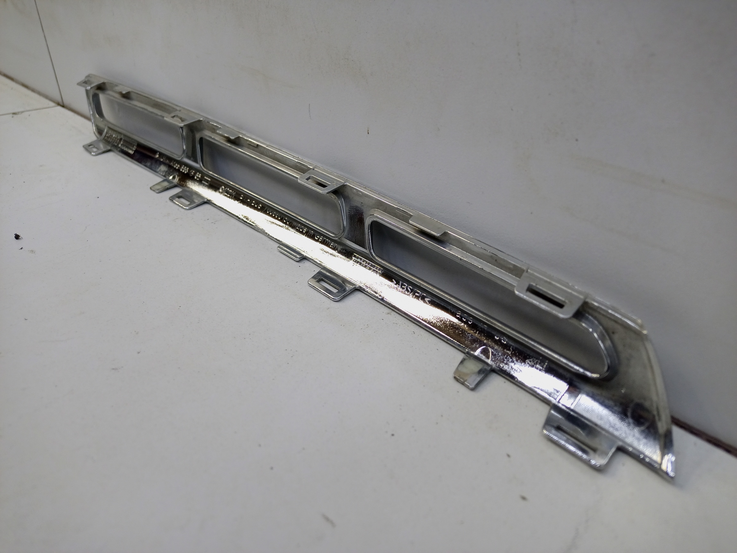 Накладка хром решетки радиатора левая нижняя Mercedes Benz GLS-Klasse X166