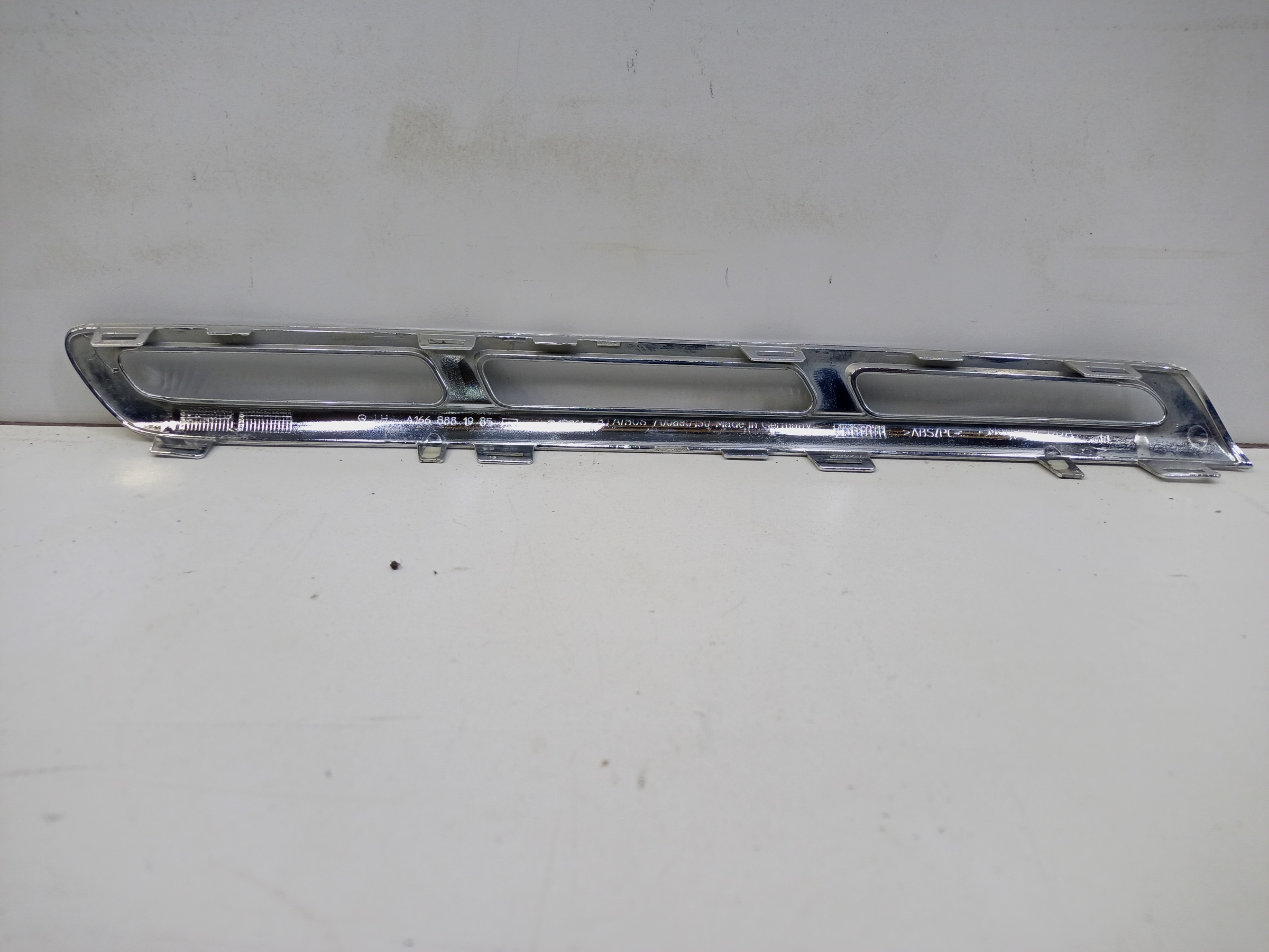 Накладка хром решетки радиатора левая нижняя Mercedes Benz GLS-Klasse X166