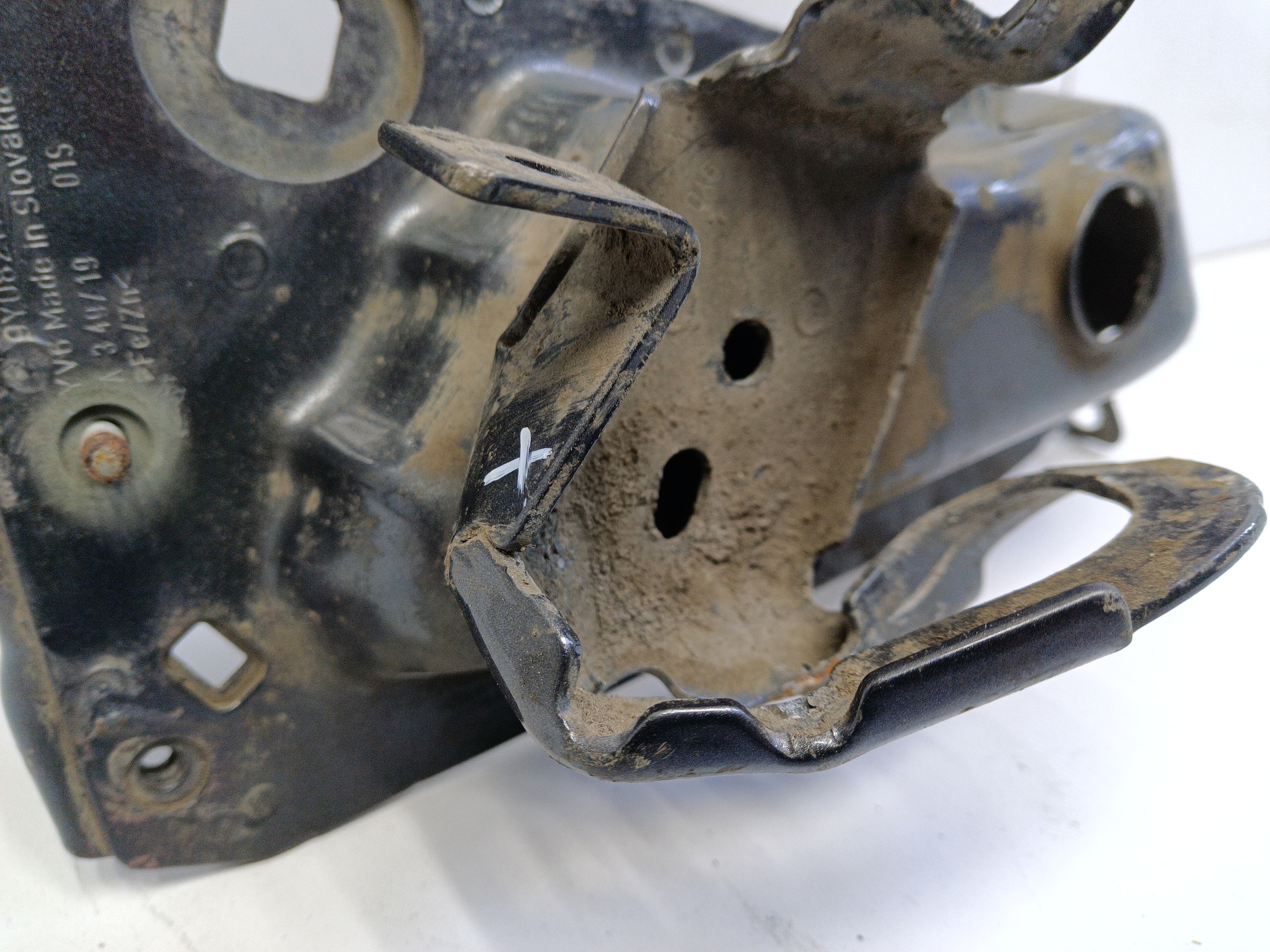 Кронштейн крыла переднего левого Porsche Cayenne 3