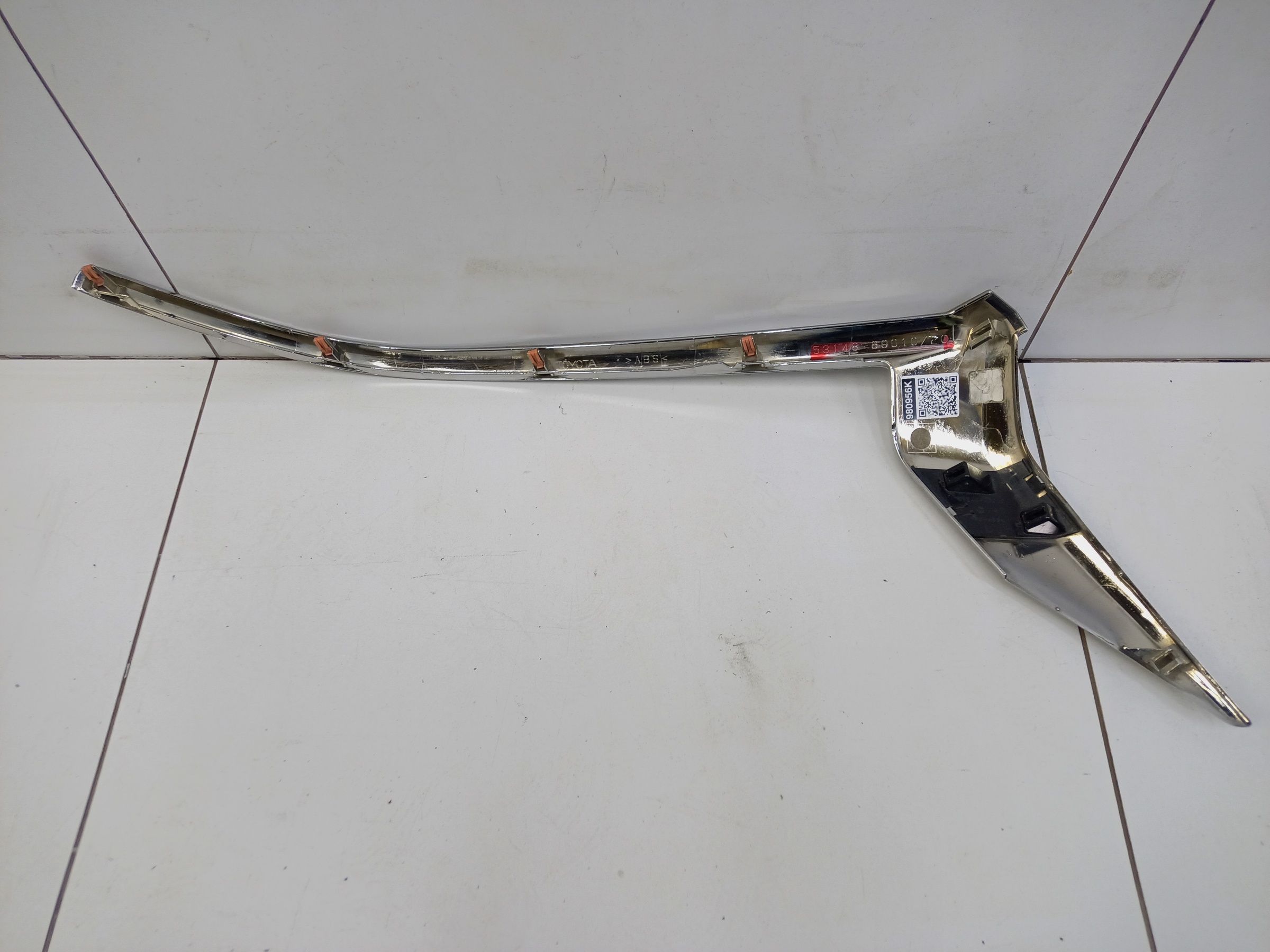 Молдинг хром фары передней левой Toyota Land Cruiser Prado 150 Restail 2