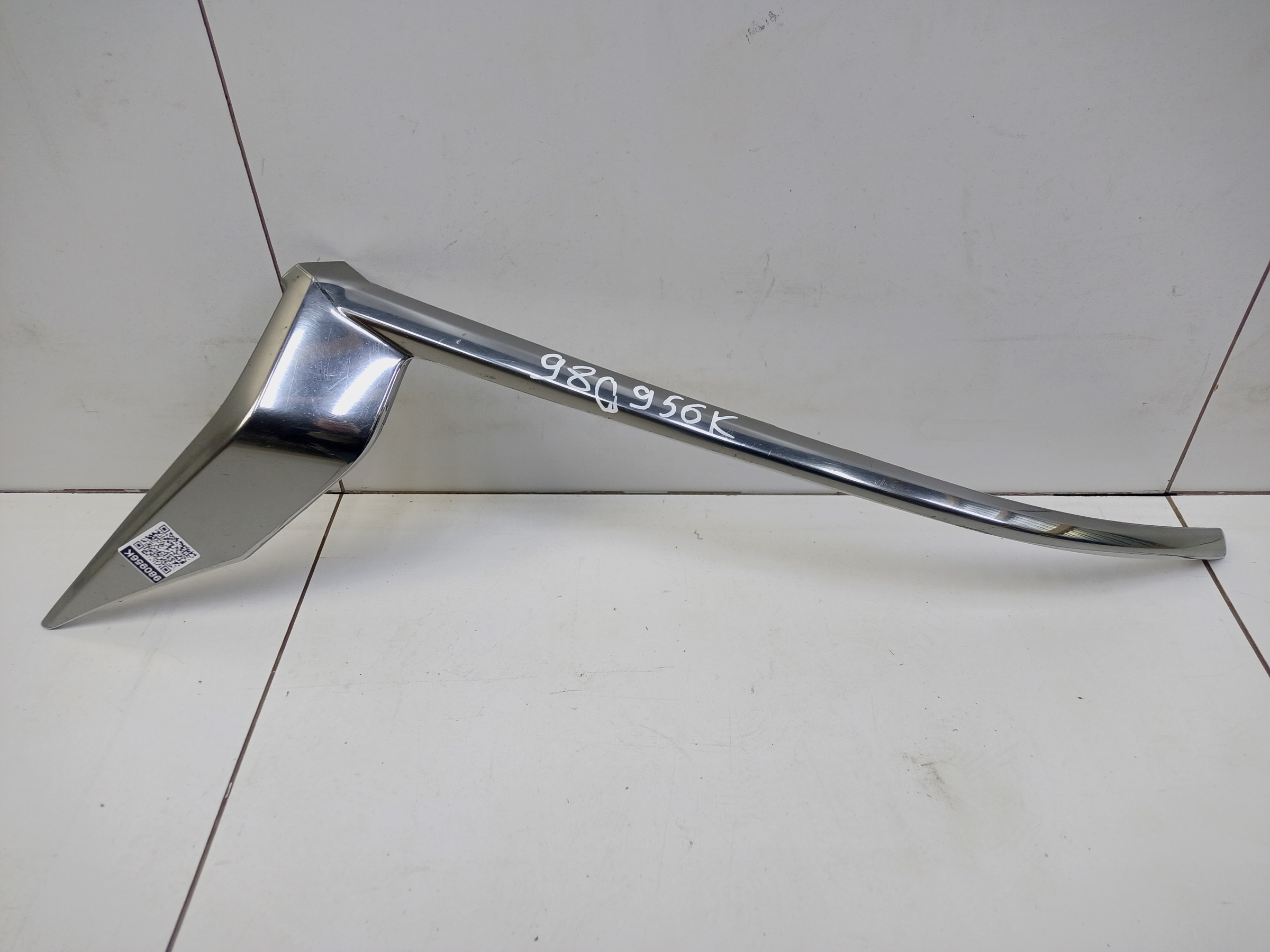 Молдинг хром фары передней левой Toyota Land Cruiser Prado 150 Restail 2