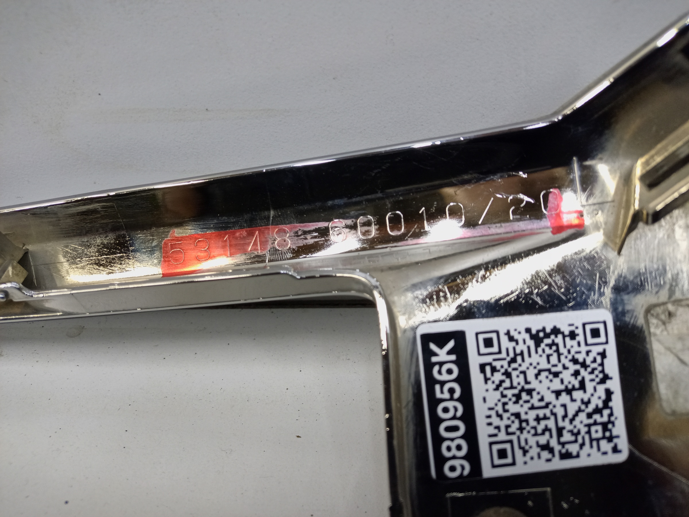 Молдинг хром фары передней левой Toyota Land Cruiser Prado 150 Restail 2