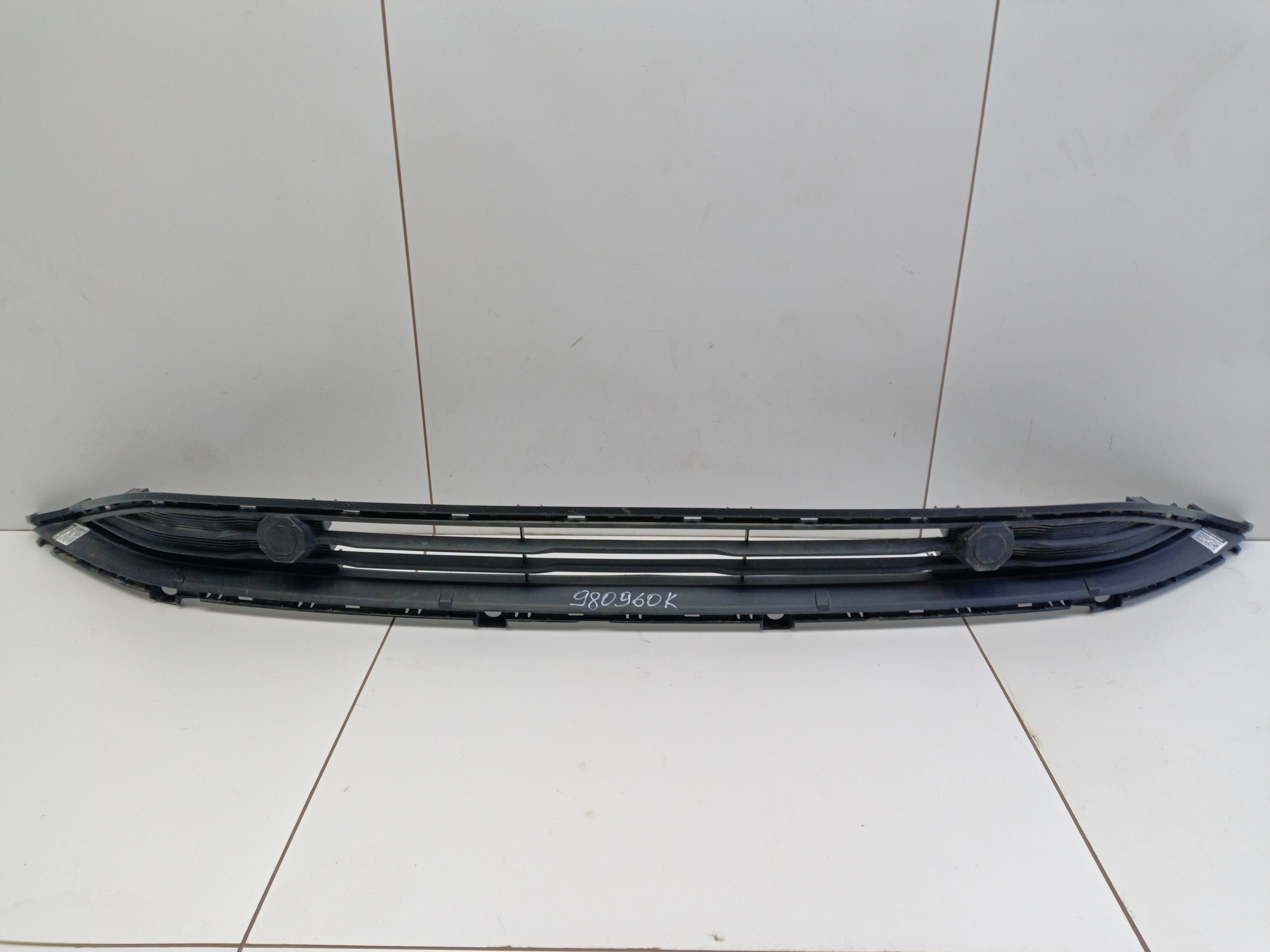 Решетка переднего бампера центральная Haval F7x Restail