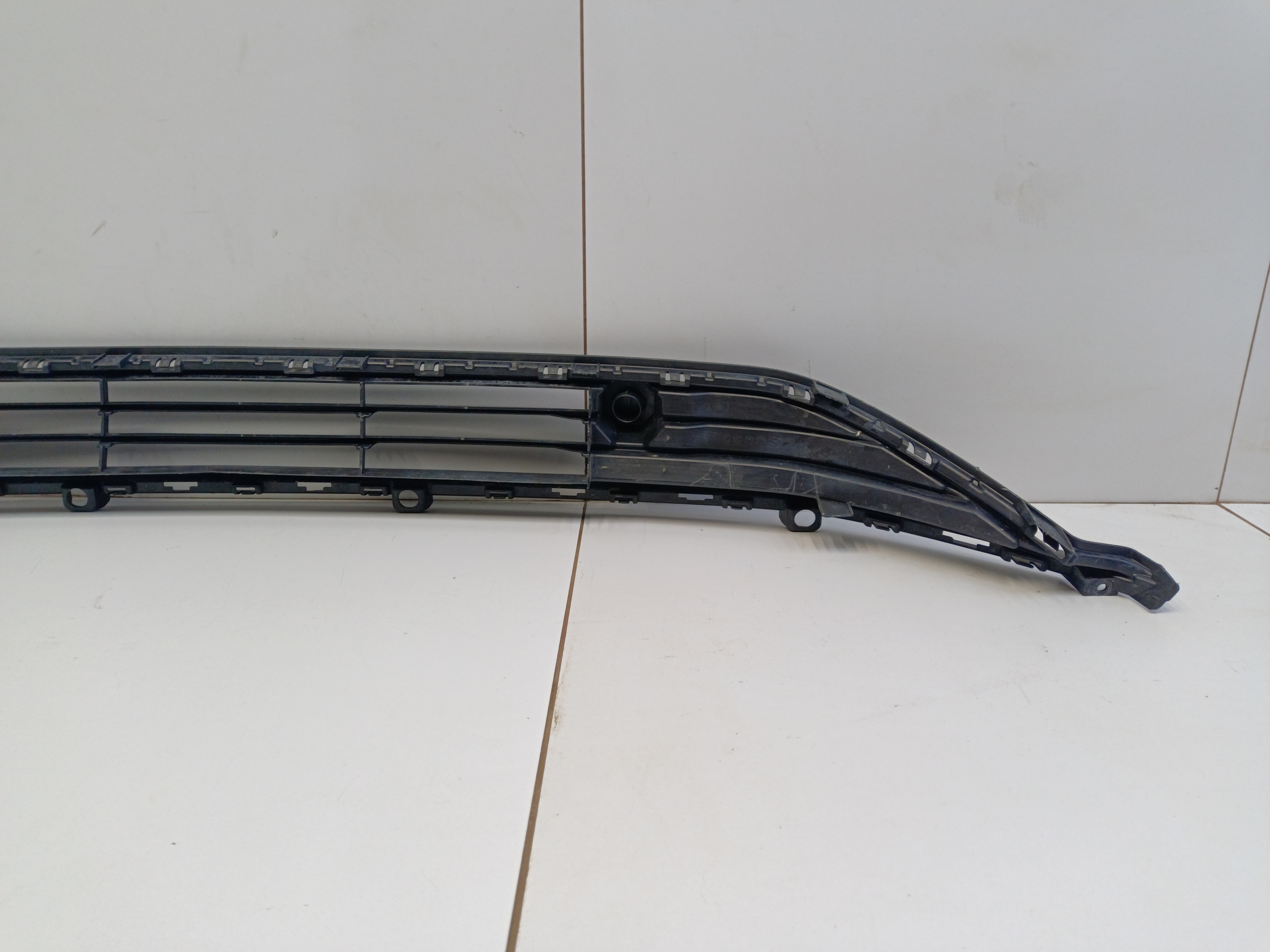 Решетка переднего бампера центральная Haval F7x Restail