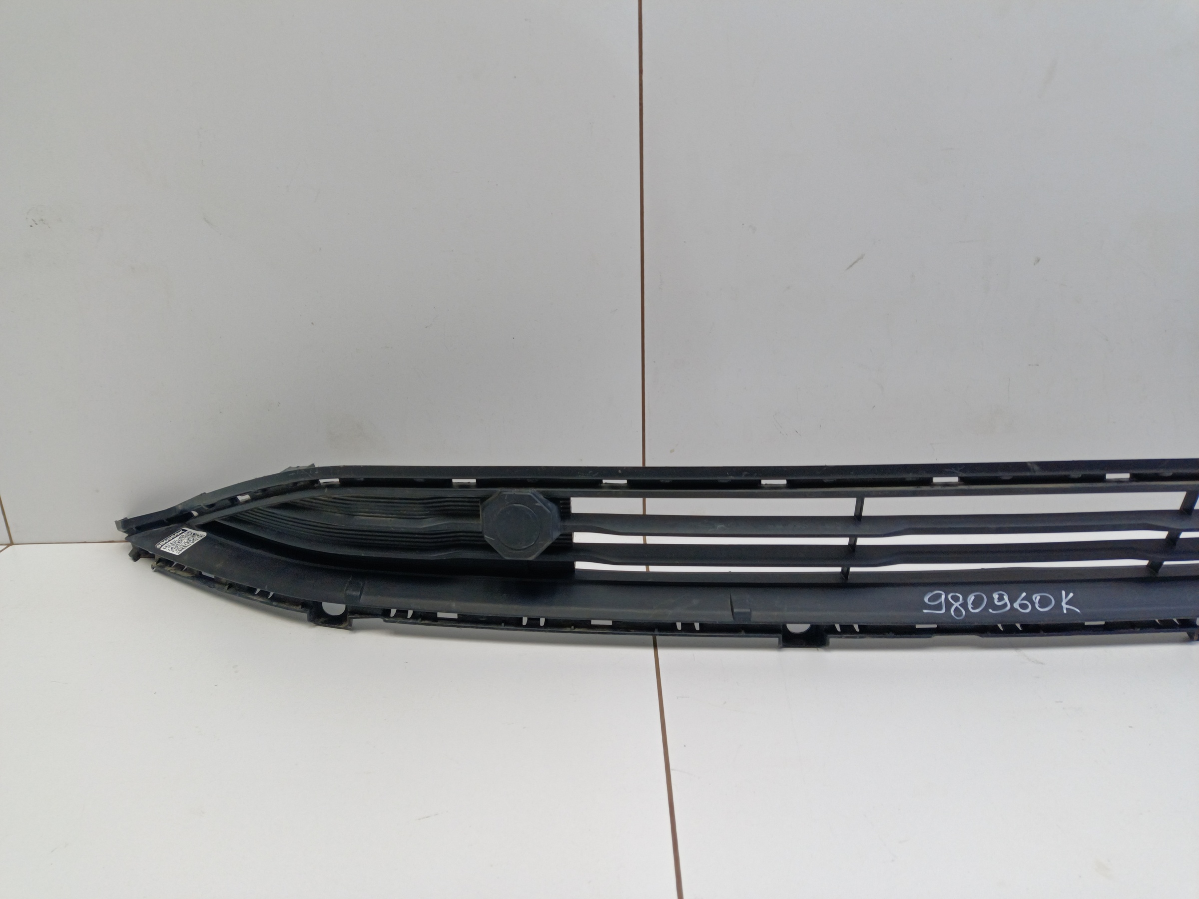 Решетка переднего бампера центральная Haval F7x Restail