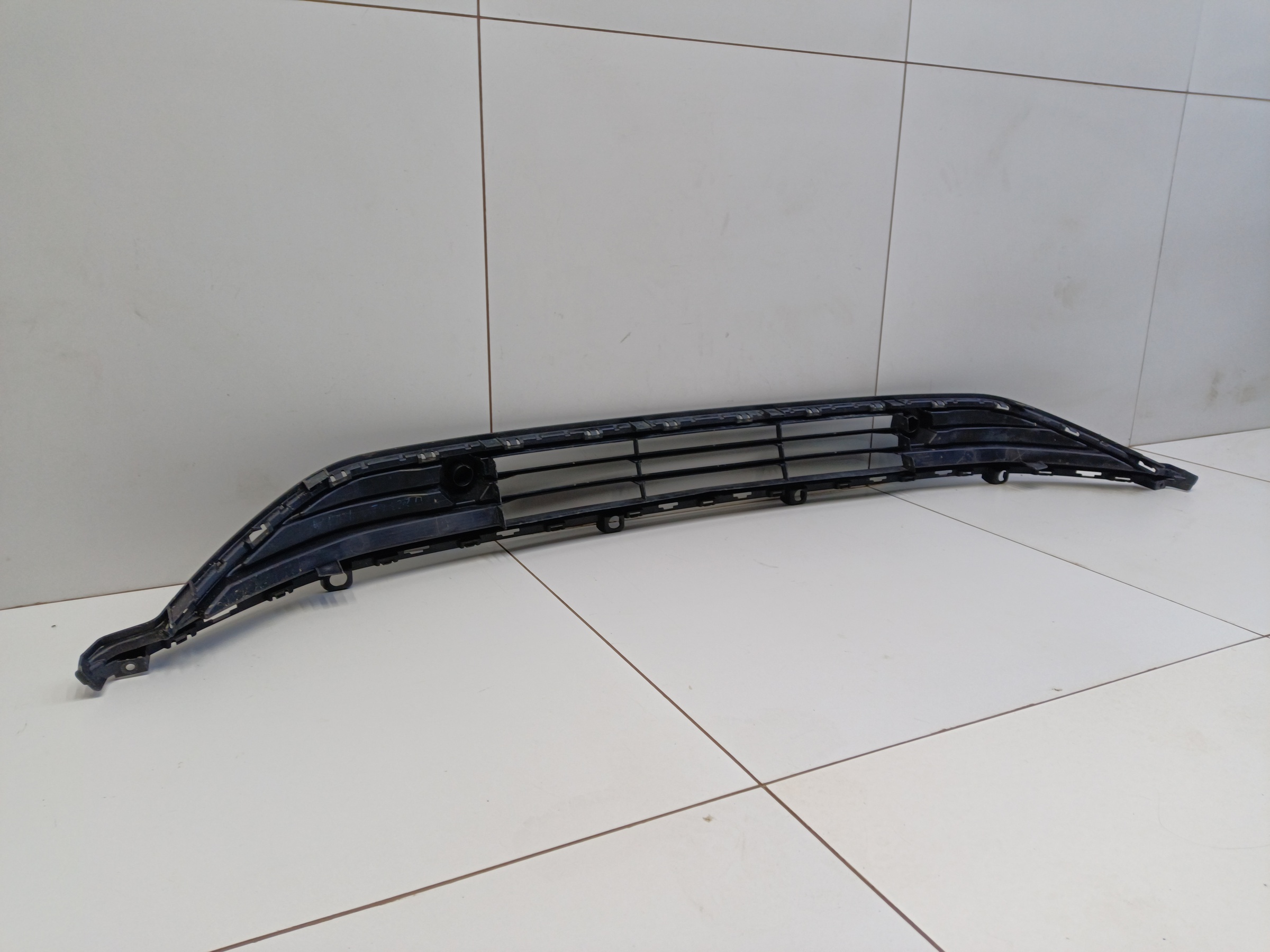 Решетка переднего бампера центральная Haval F7x Restail