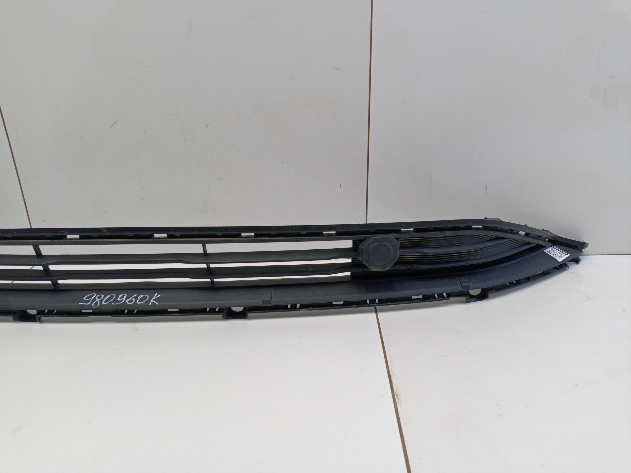 Решетка переднего бампера центральная Haval F7x Restail