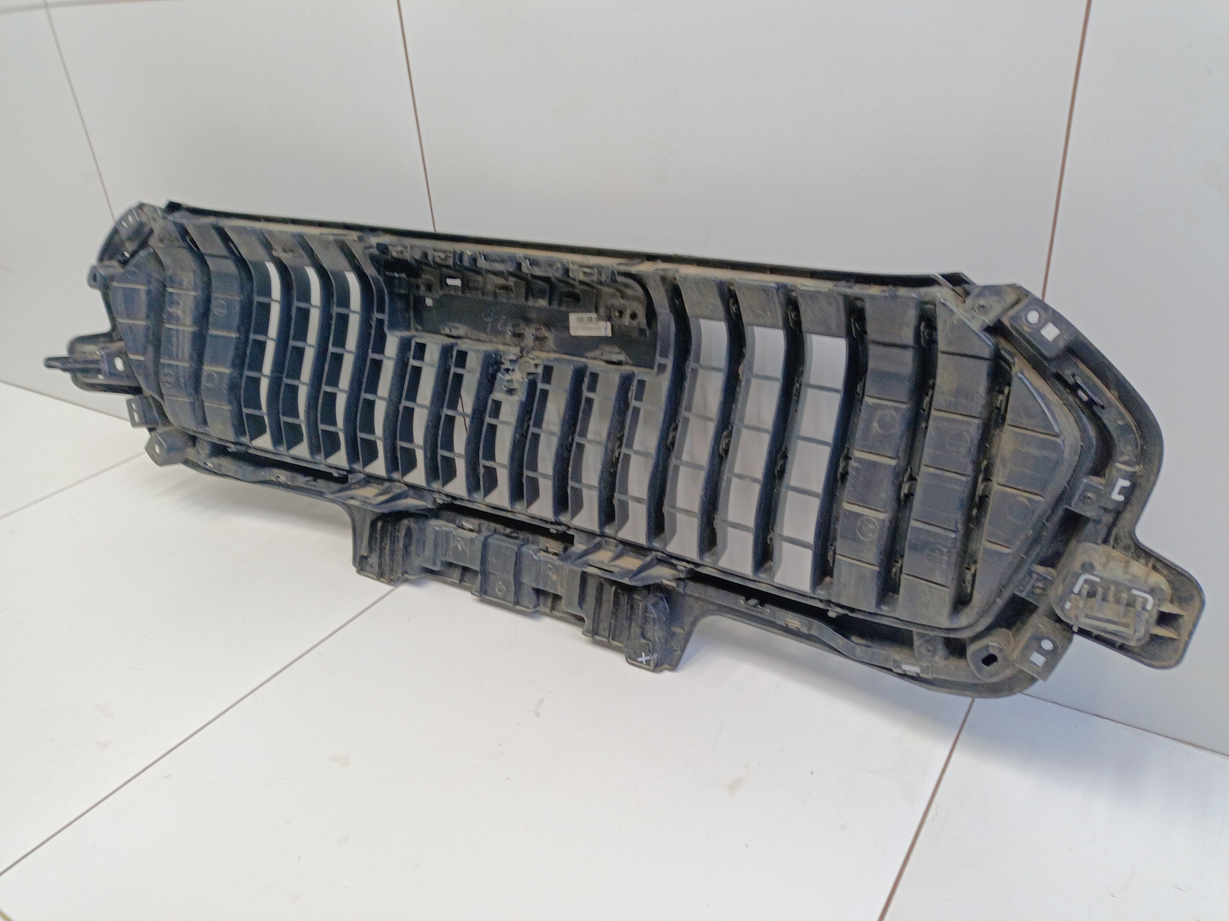 Решетка радиатора Haval Jolion Restail под камеру