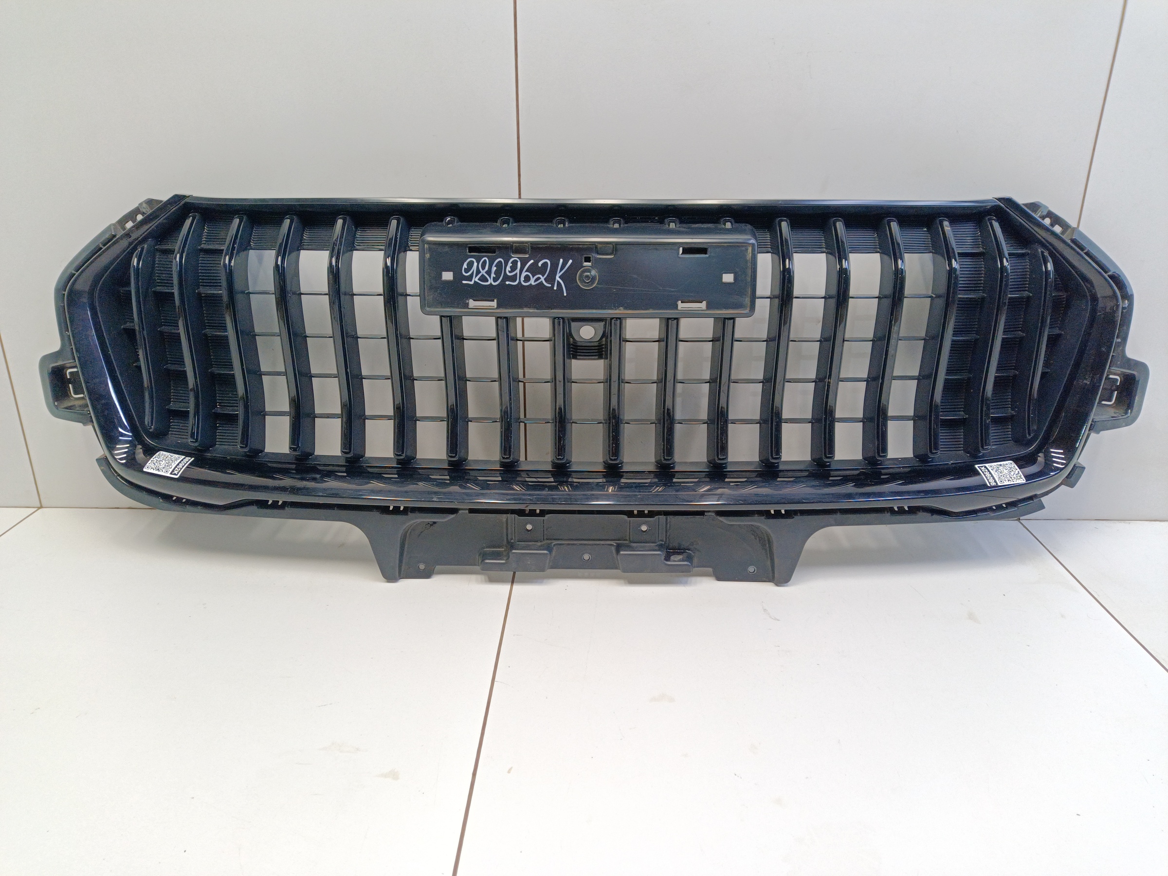 Решетка радиатора Haval Jolion Restail под камеру