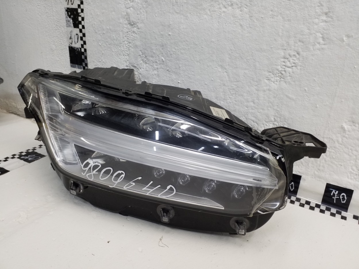 Фара передняя правая Volvo XC90 2 Full LED