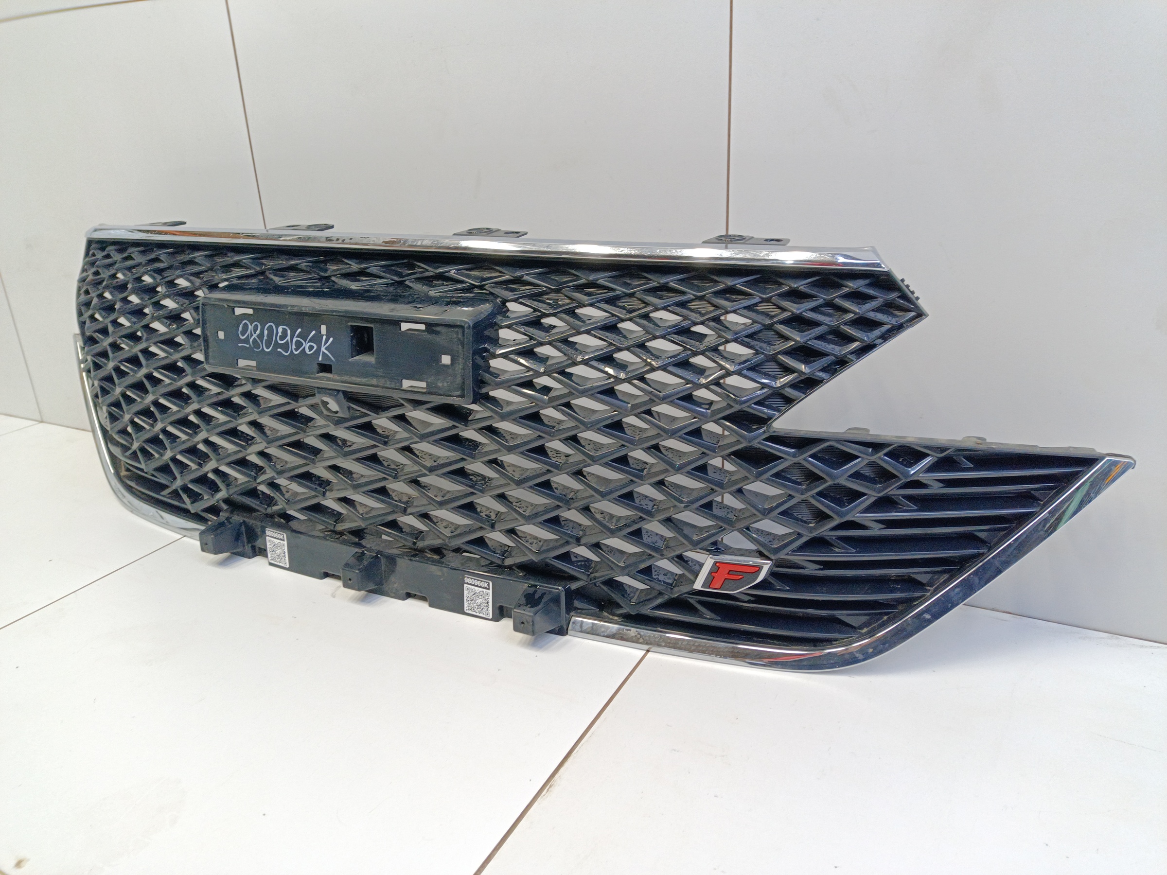 Решётка радиатора Haval F7 Restail