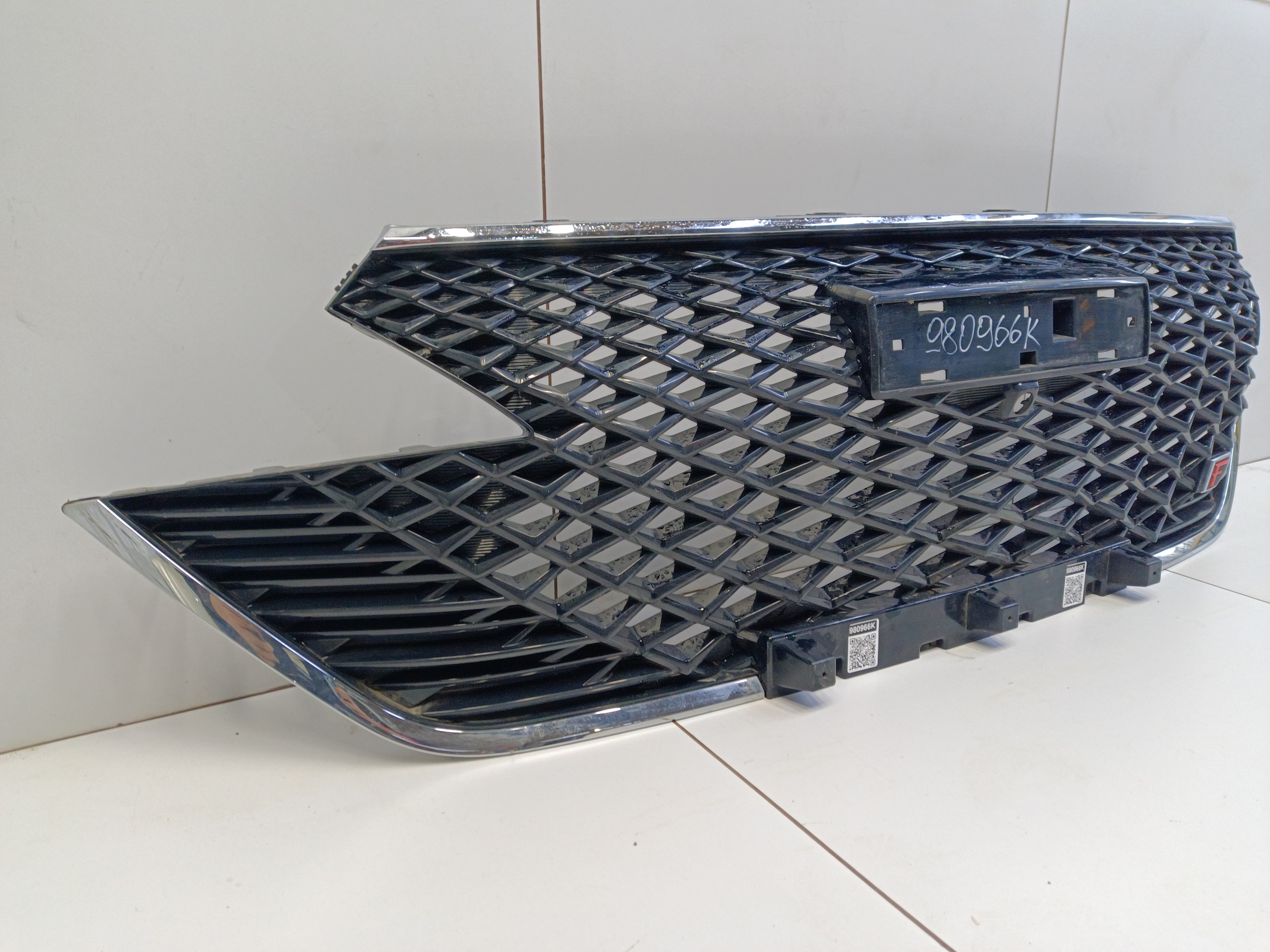 Решётка радиатора Haval F7 Restail