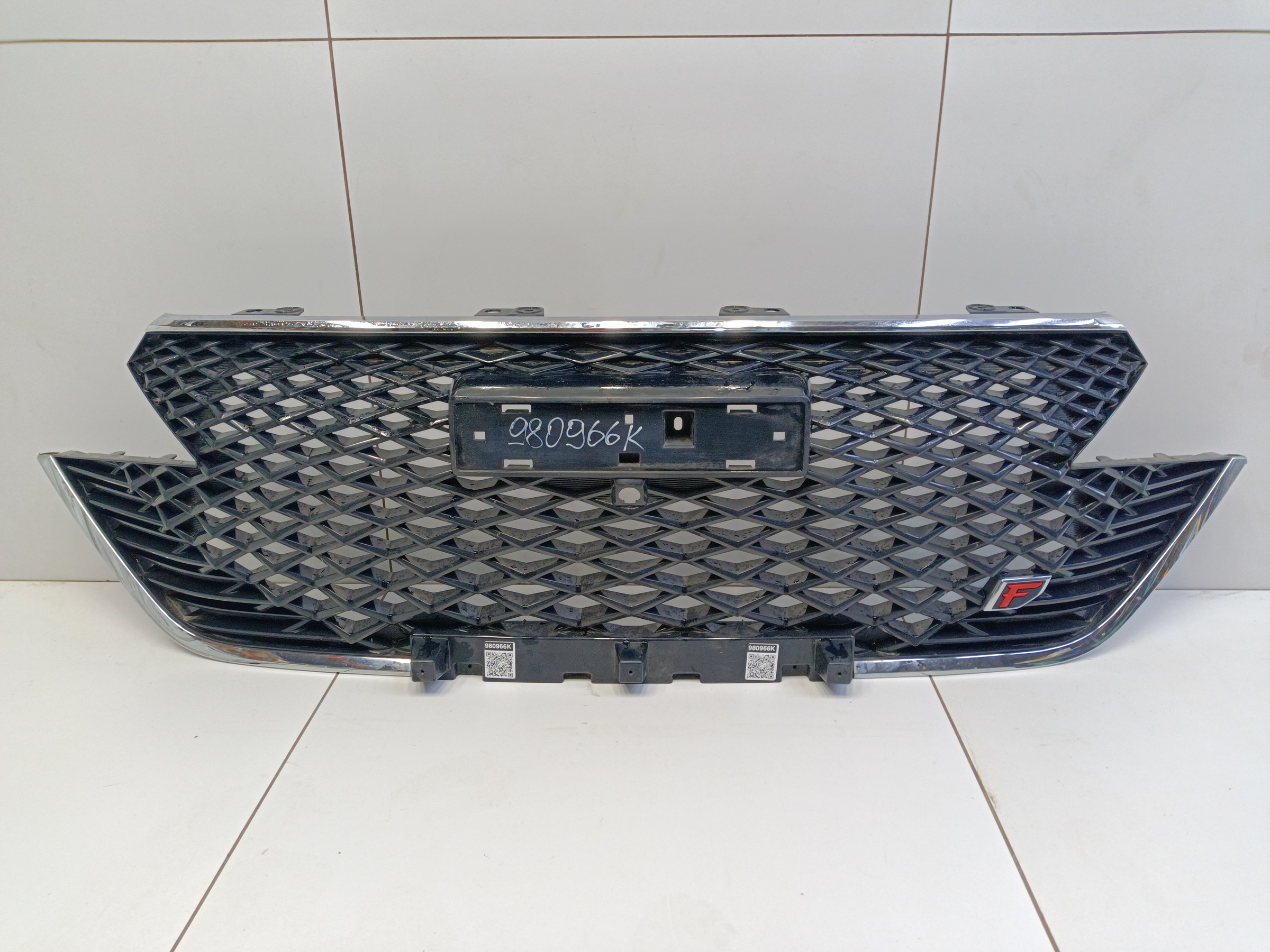 Решётка радиатора Haval F7 Restail