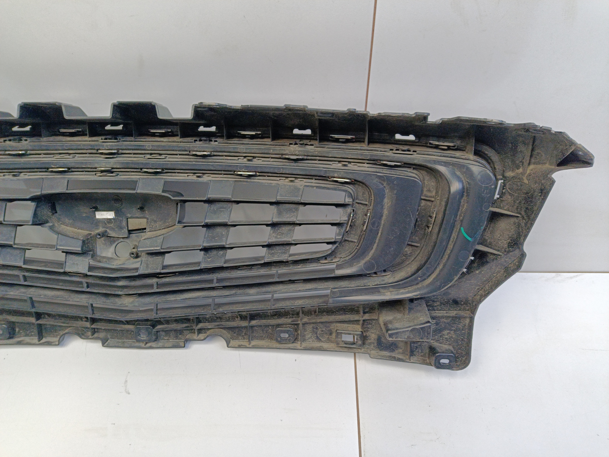 Решетка радиатора Geely Atlas Pro под камеру