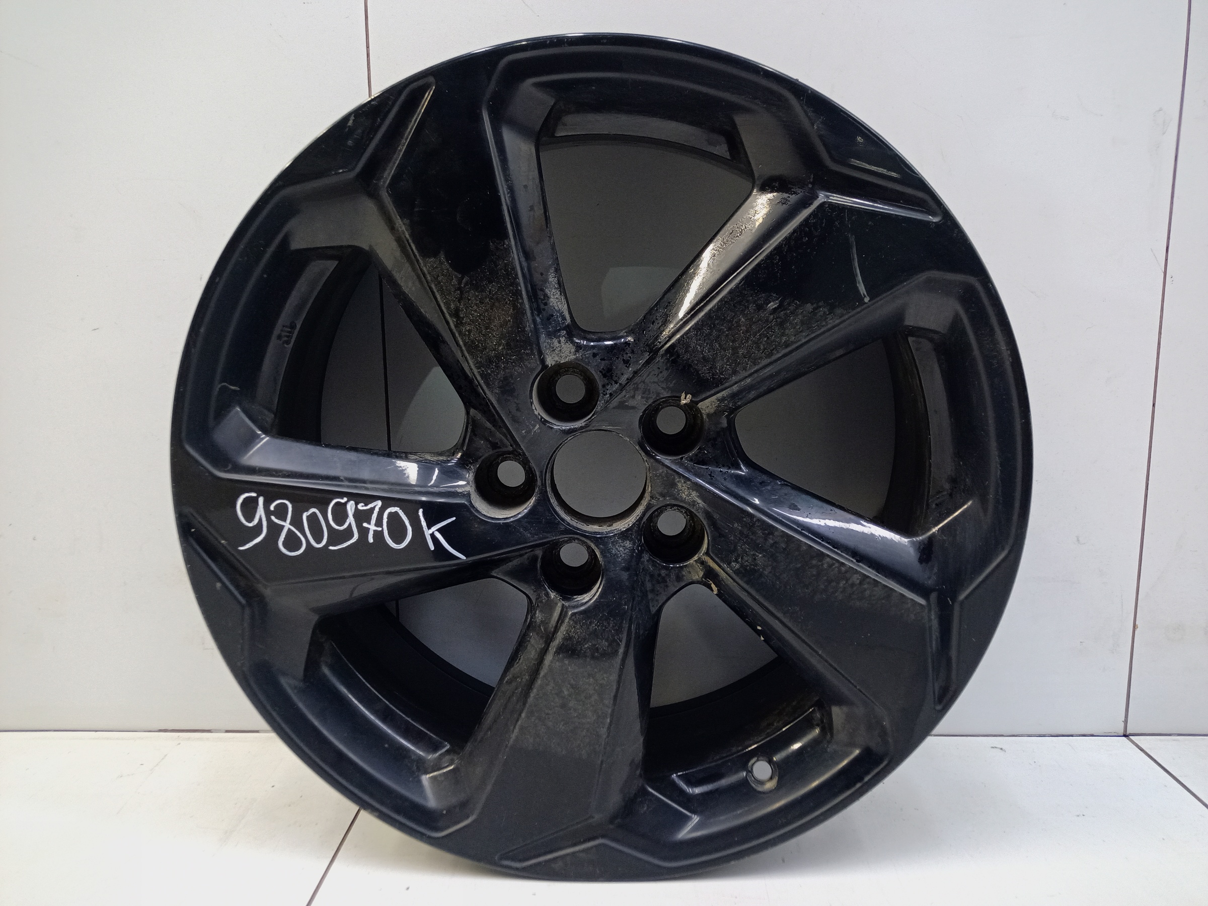 Диск колеса литой Toyota RAV4 XA50 R18 черный