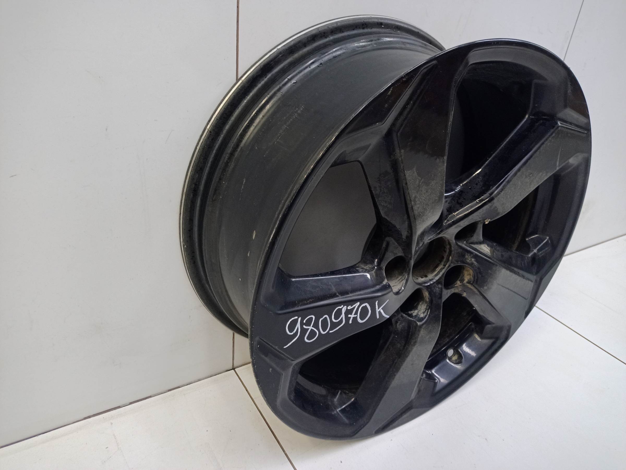 Диск колеса литой Toyota RAV4 XA50 R18 черный