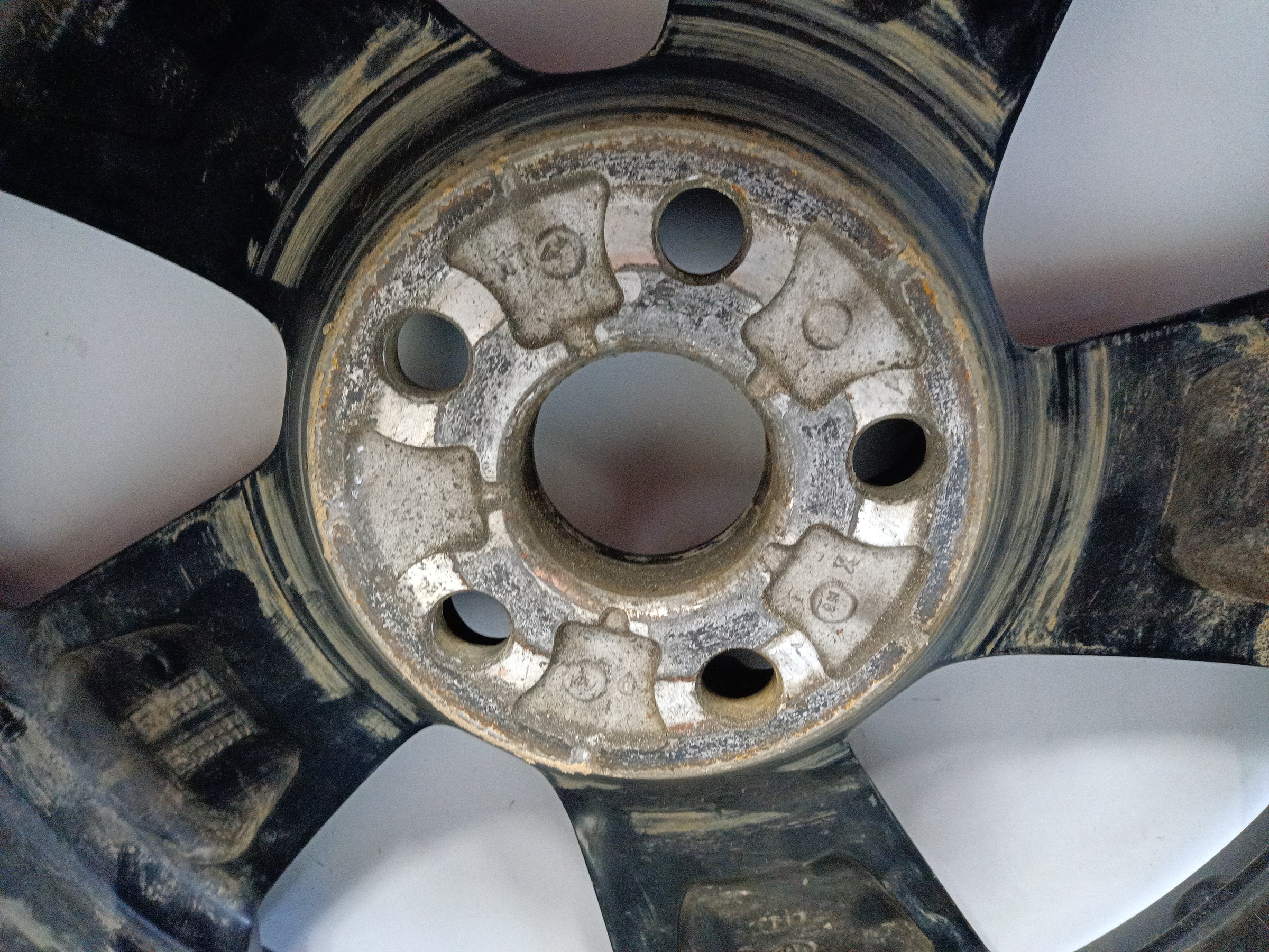 Диск колеса литой Toyota RAV4 XA50 R18 черный