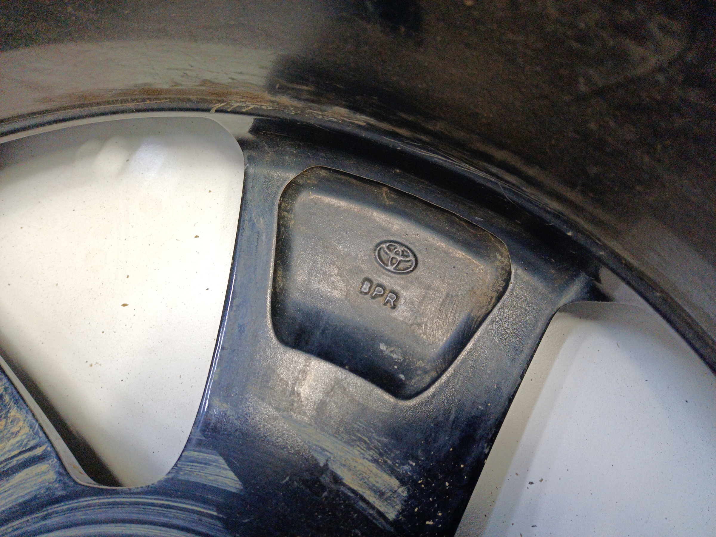 Диск колеса литой Toyota RAV4 XA50 R18 черный