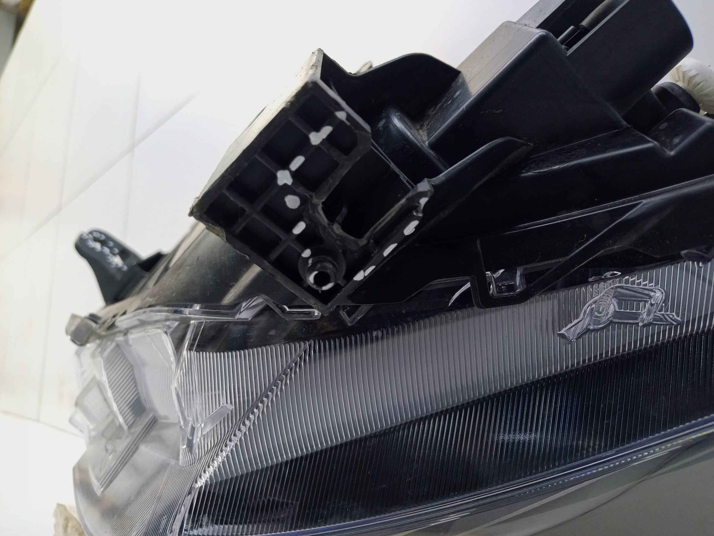 Фара передняя правая Haval Jolion LED