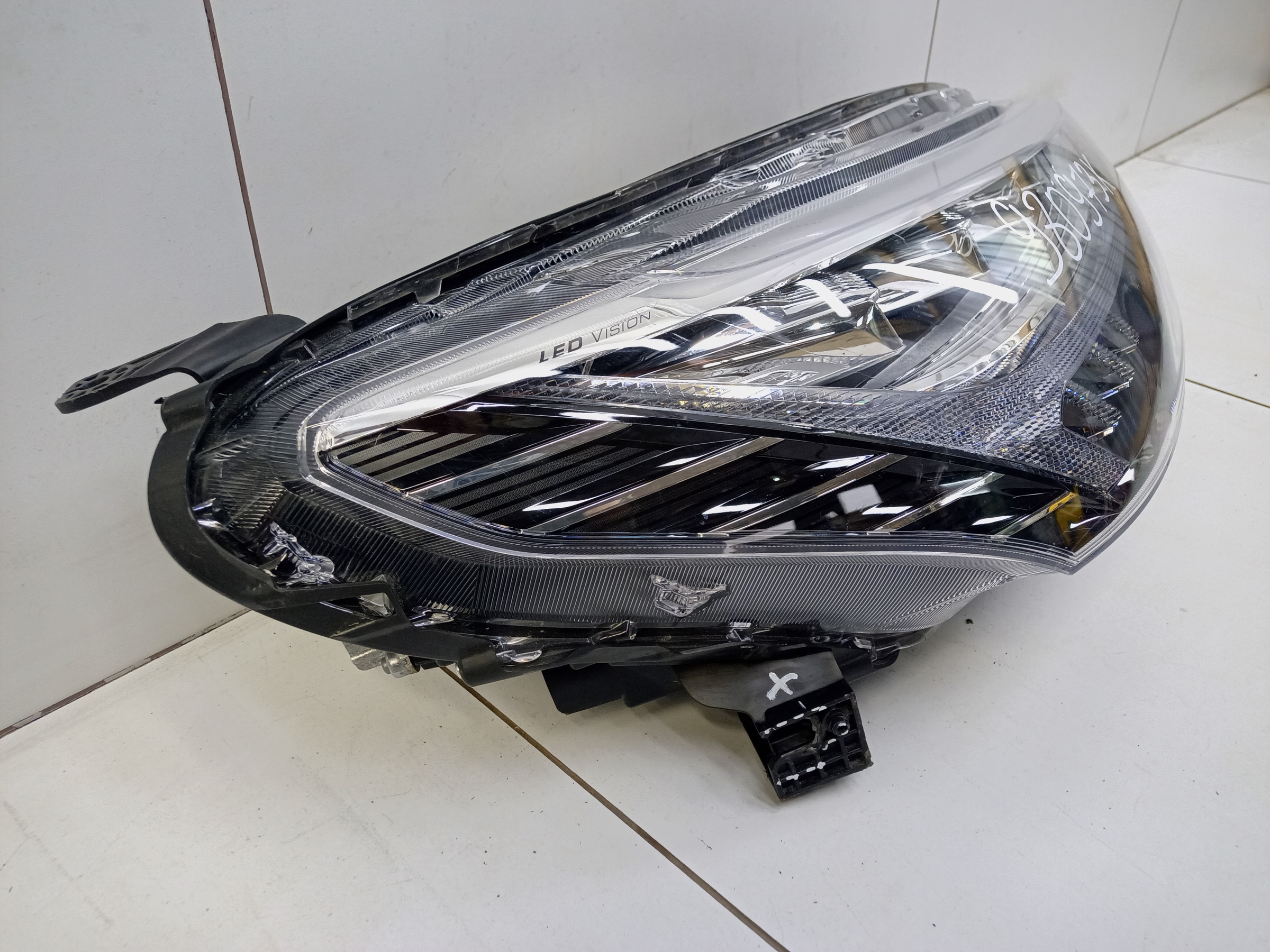 Фара передняя правая Haval Jolion LED