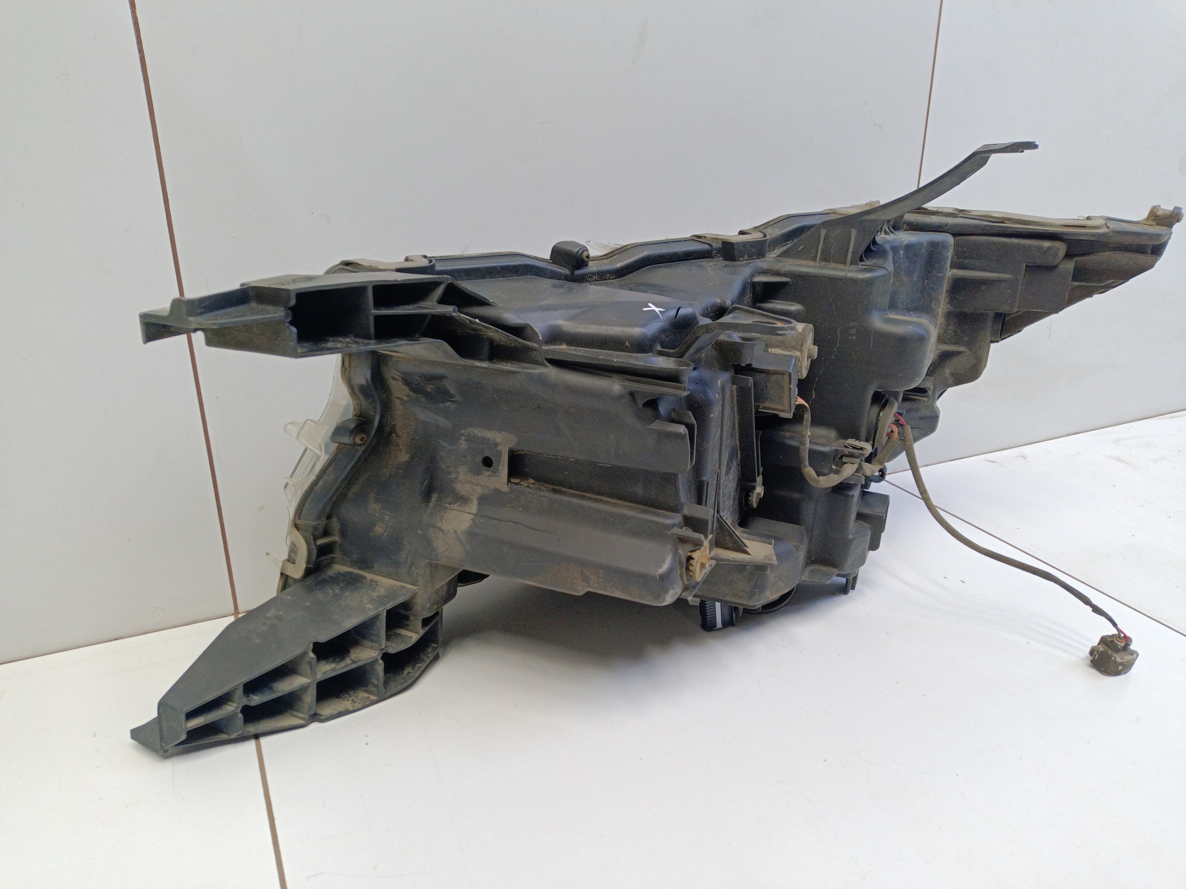 Фара передняя правая Toyota Land Cruiser Prado 150 Restail 2 LED