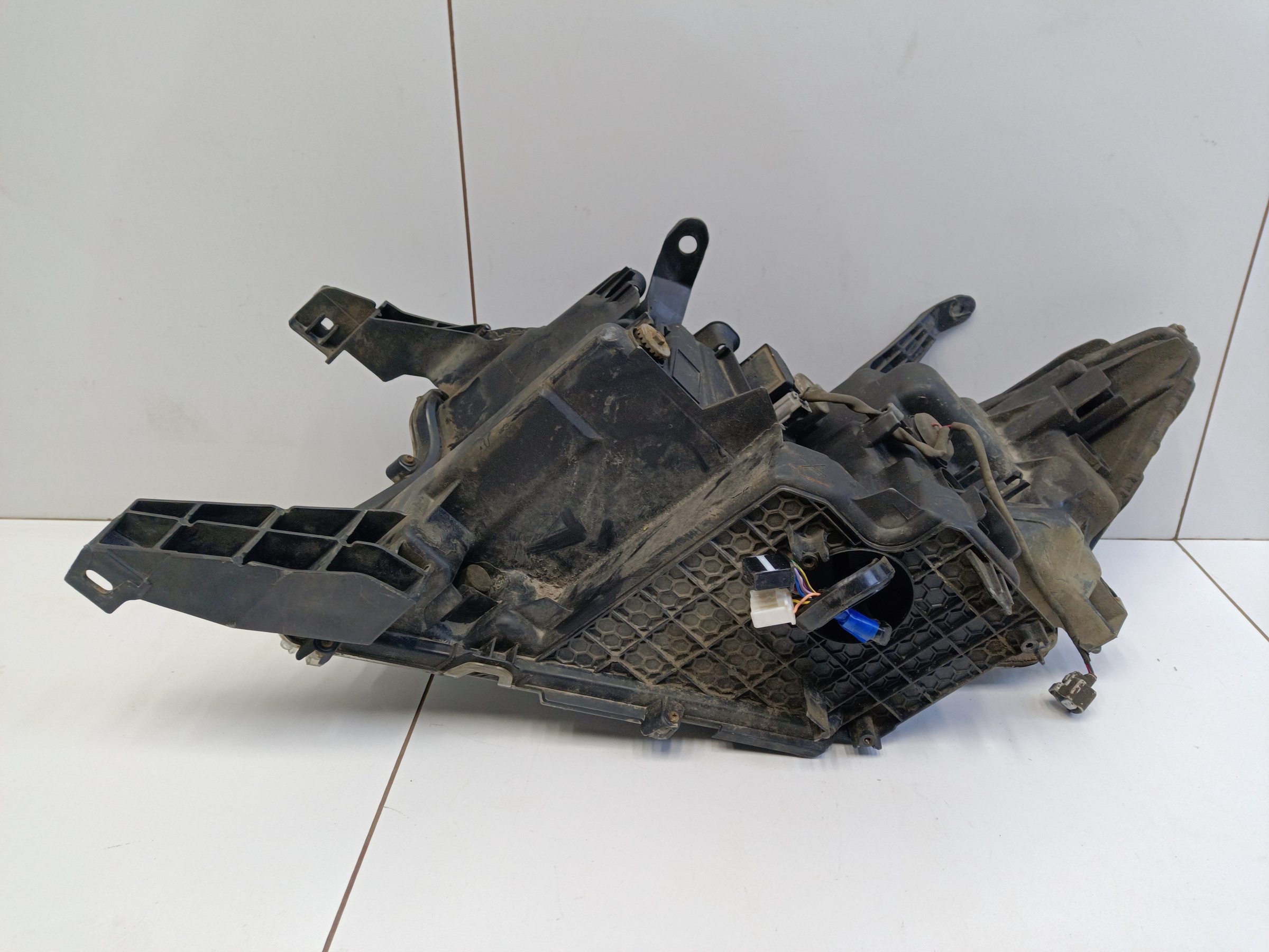 Фара передняя правая Toyota Land Cruiser Prado 150 Restail 2 LED