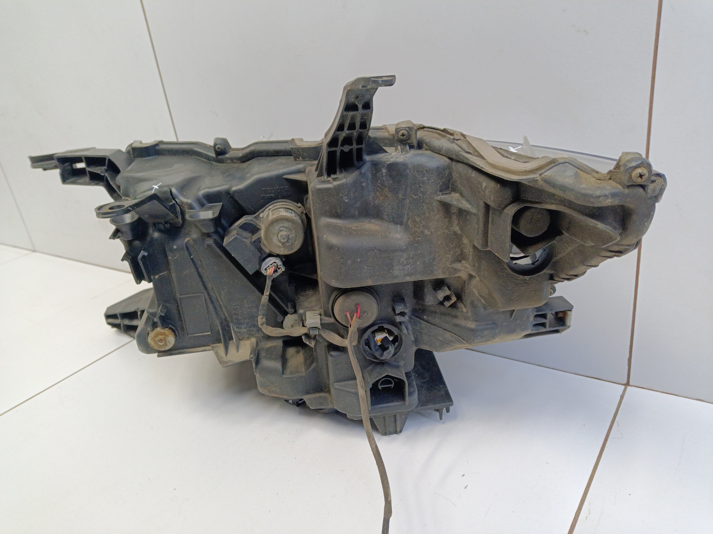 Фара передняя правая Toyota Land Cruiser Prado 150 Restail 2 LED