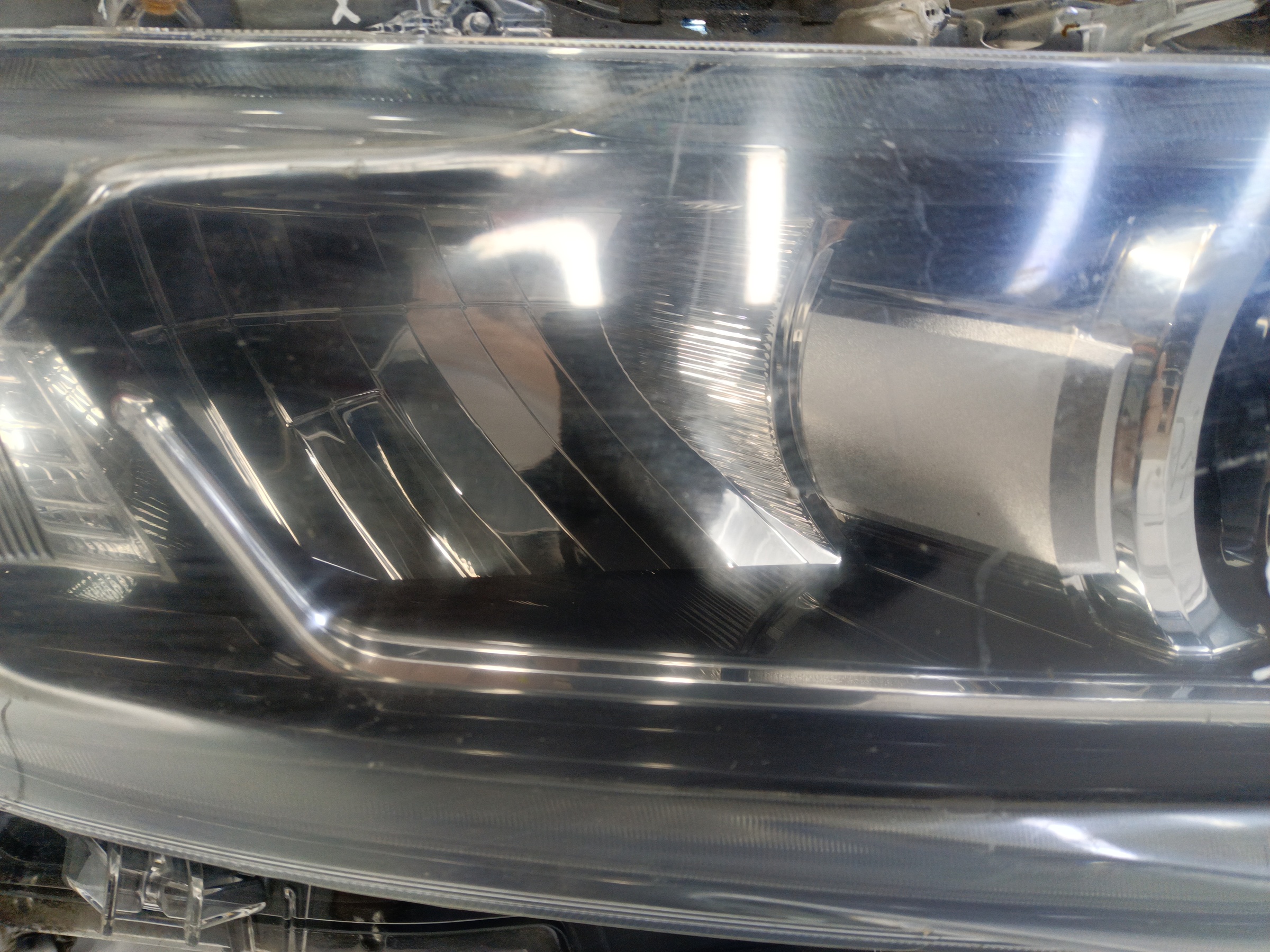 Фара передняя правая Toyota Land Cruiser Prado 150 Restail 2 LED