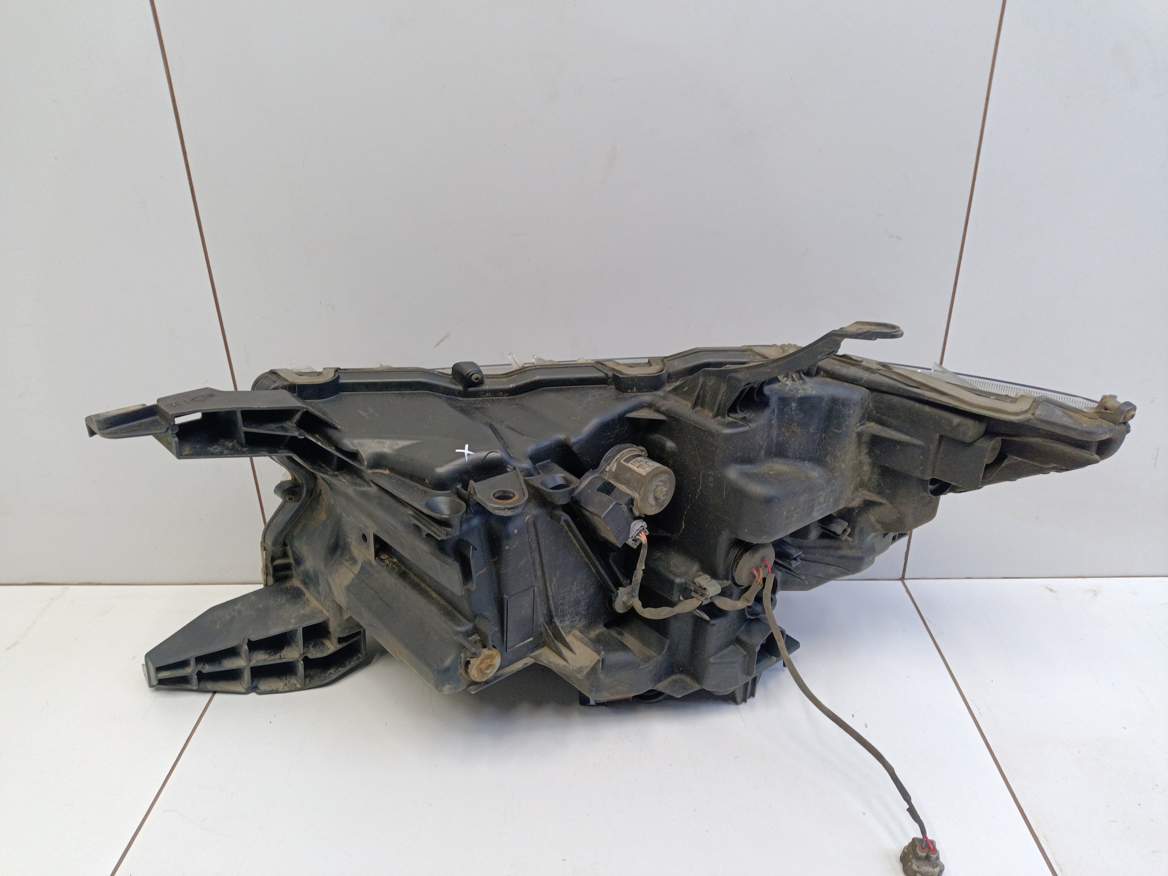 Фара передняя правая Toyota Land Cruiser Prado 150 Restail 2 LED