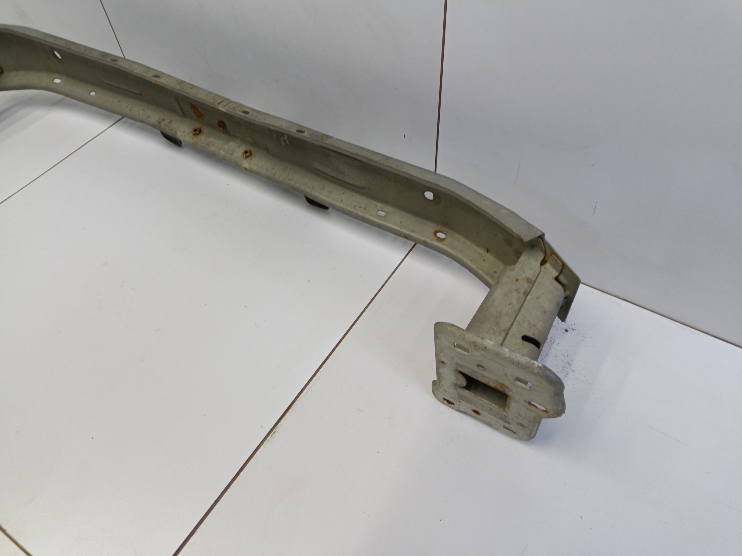 Усилитель переднего бампера Haval F7